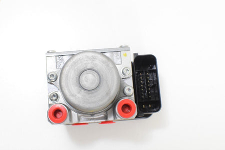 2013 Triumph Street Triple 675 R NISSIN ABS Brake Module Pump Unit T2021487 {{ shop.shopifyCountryName }} - Mototech271