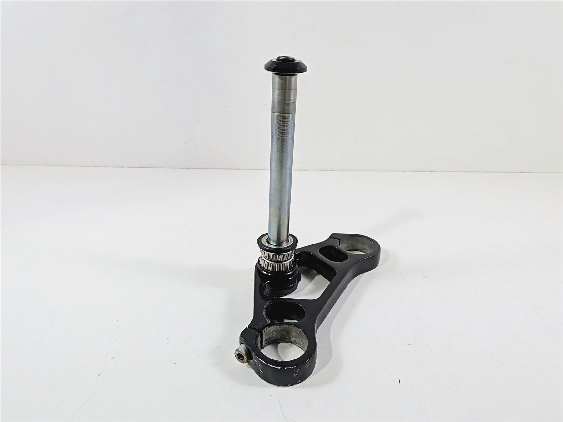 2011 Harley VRSCDX Night Rod Lower Triple Tree Steering Clamp 46855-09 {{ shop.shopifyCountryName }} - Mototech271