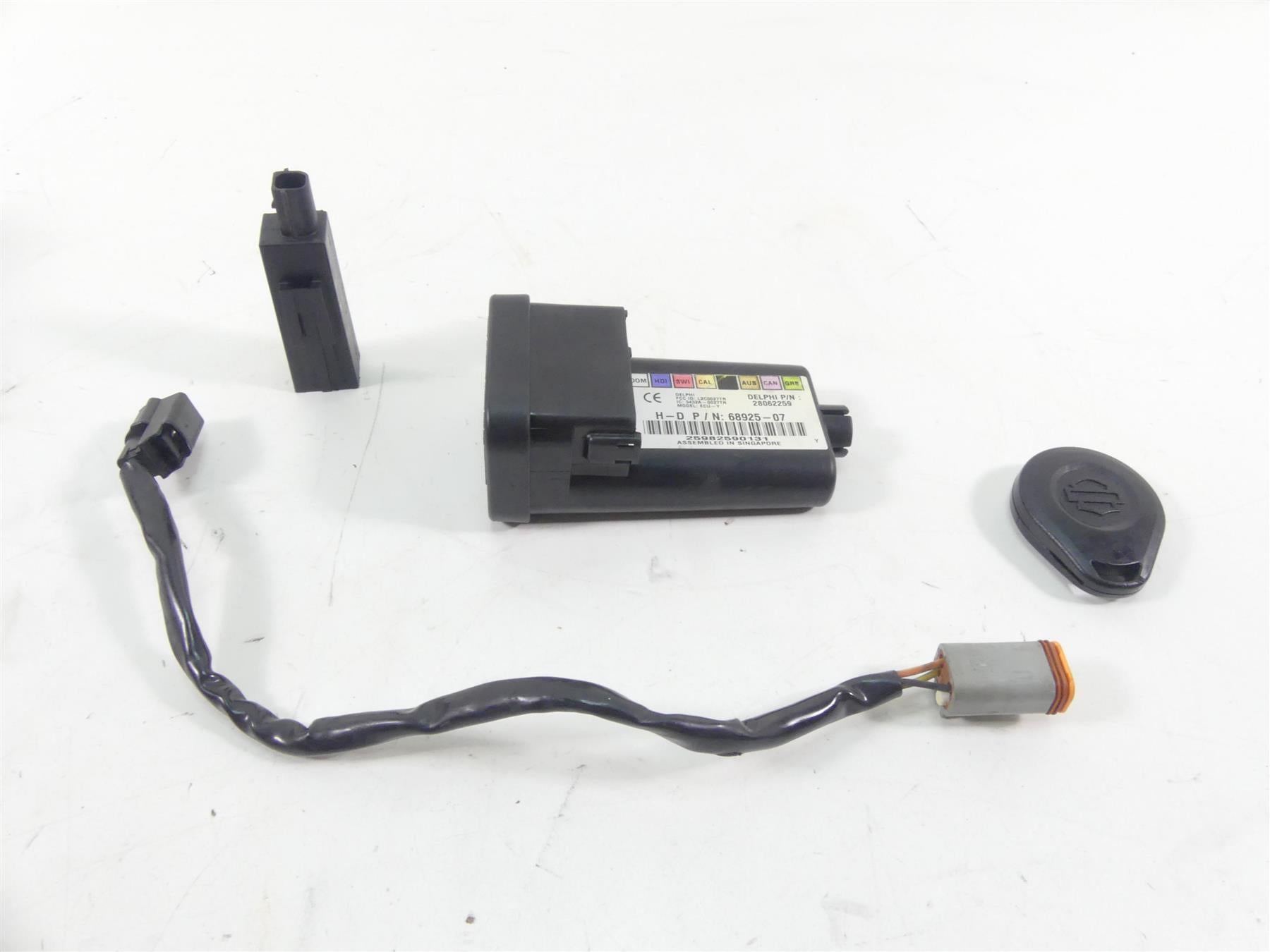 2009 Harley FXDL Dyna Low Rider Tssm Security Control Module Fob Key 68925-07