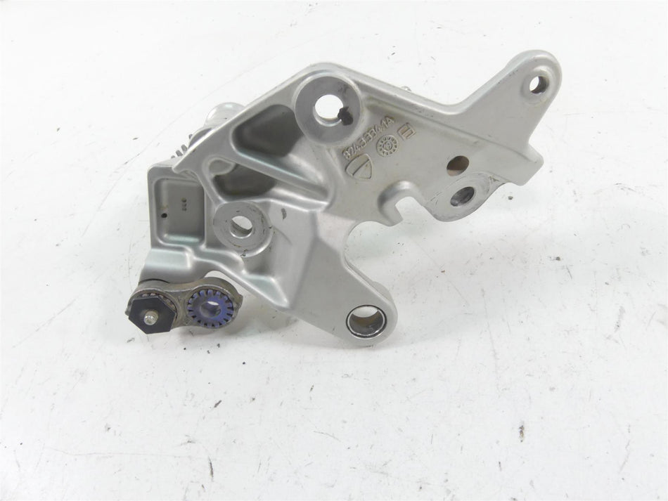 2020 Ducati Multistrada 1260 Enduro Left Rider Footpeg & Shifter Set 82423391AA {{ shop.shopifyCountryName }} - Mototech271