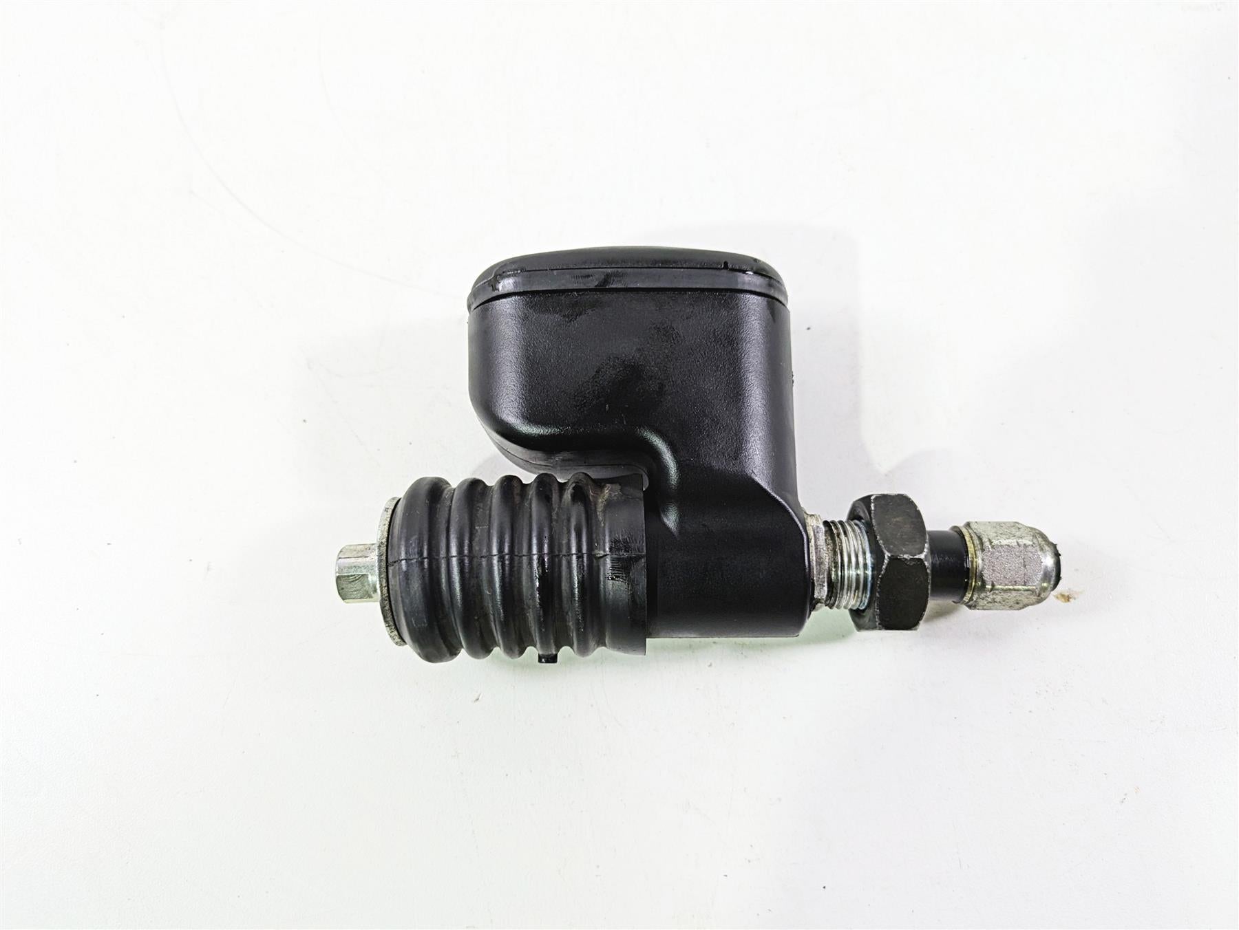 2017 Harley Dyna FXDB Street Bob Rear Brake Master Cylinder - Read 41700065A {{ shop.shopifyCountryName }} - Mototech271