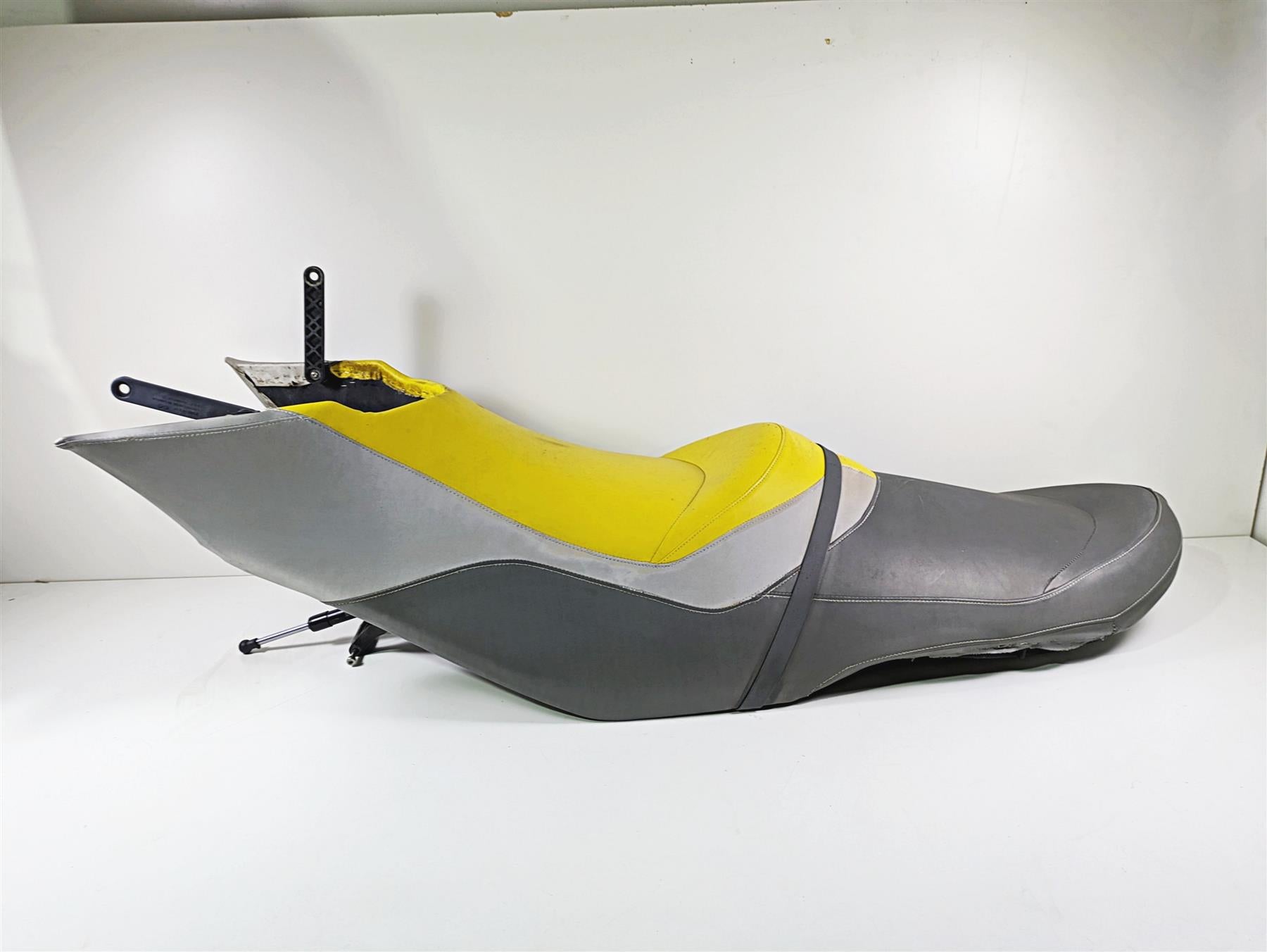 2010 Sea-Doo 4-Tec RXT 215 Seat Saddle -Tears 269001700 {{ shop.shopifyCountryName }} - Mototech271
