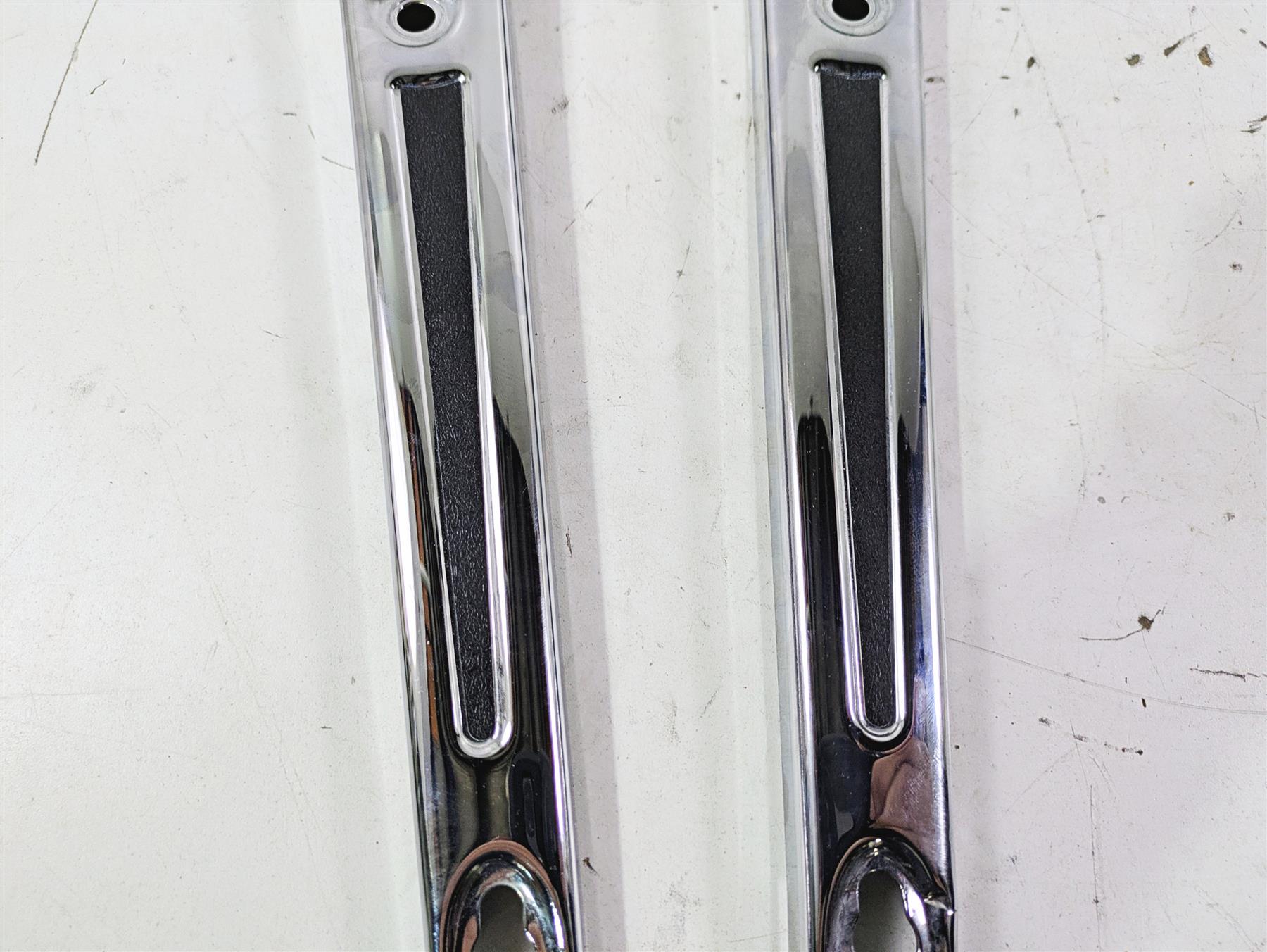 2015 Harley FXDL Dyna Low Rider Rear Fender Struts Braces READ 57300024 57300026 {{ shop.shopifyCountryName }} - Mototech271