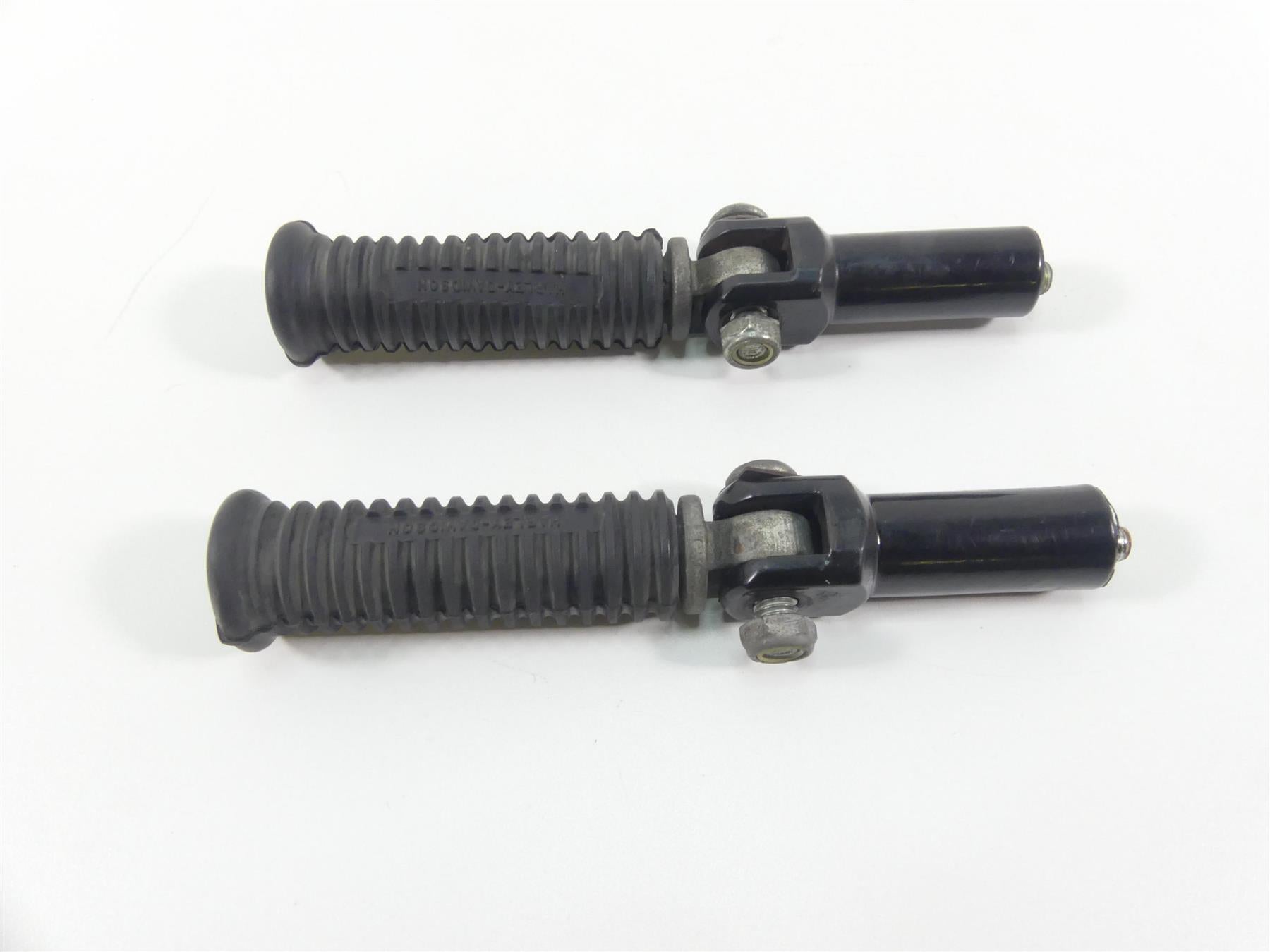 2008 Harley Softail FLSTSB Cross Bones Rear Passenger Pillion Foot Pegs 33048-72 | Mototech271