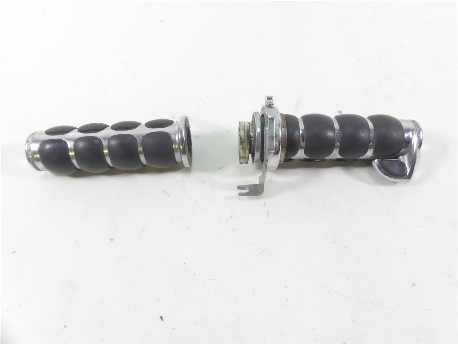 2006 Honda V-Twin VTX1800 N3 Krator Grip Set + Cruise Control ?TRHB114C-V27