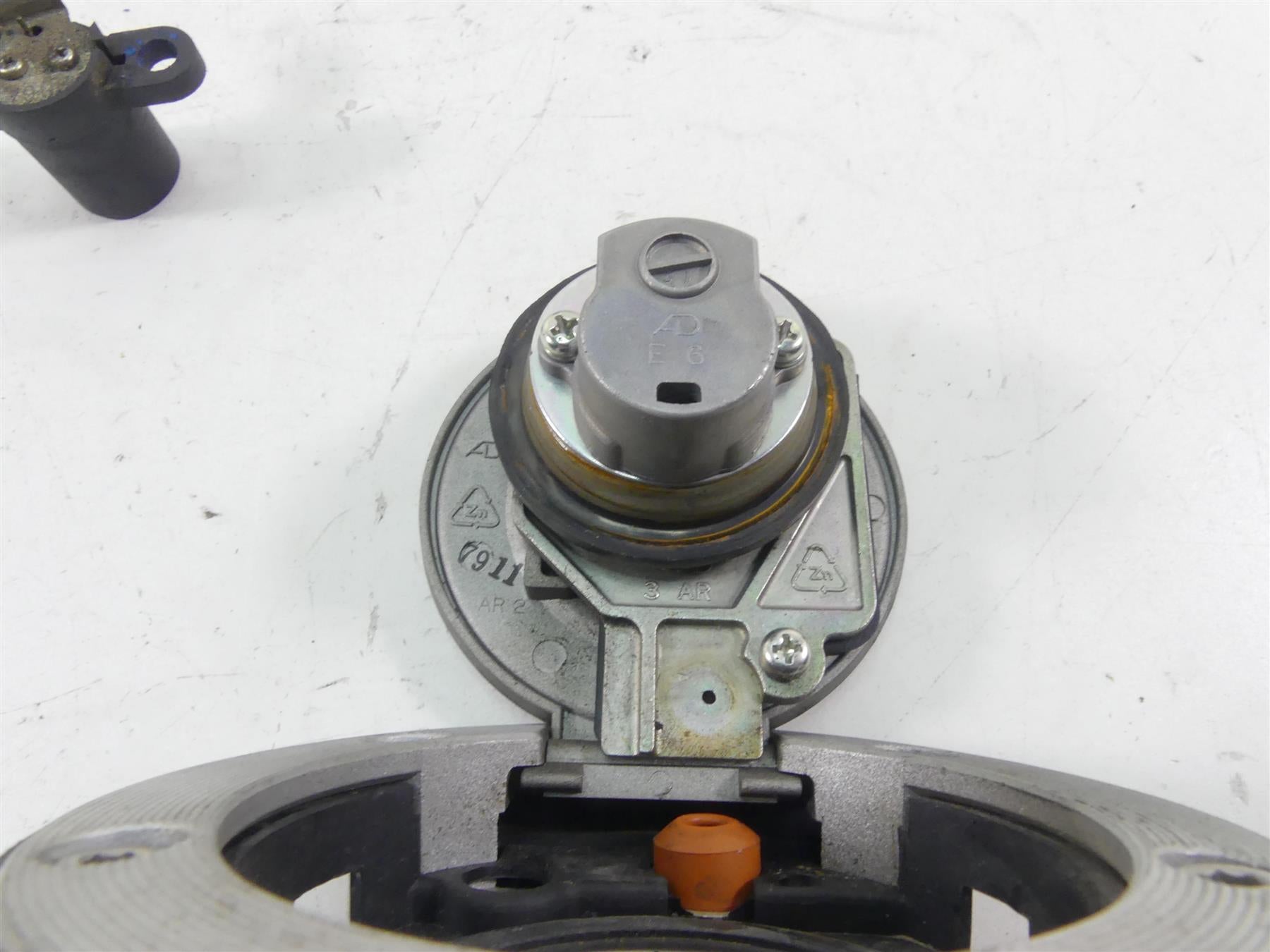 2008 Yamaha FZ1 Fazer Ignition Switch Seat Fuel Gas Cap Key Lock 3C3-82501-10-00 {{ shop.shopifyCountryName }} - Mototech271