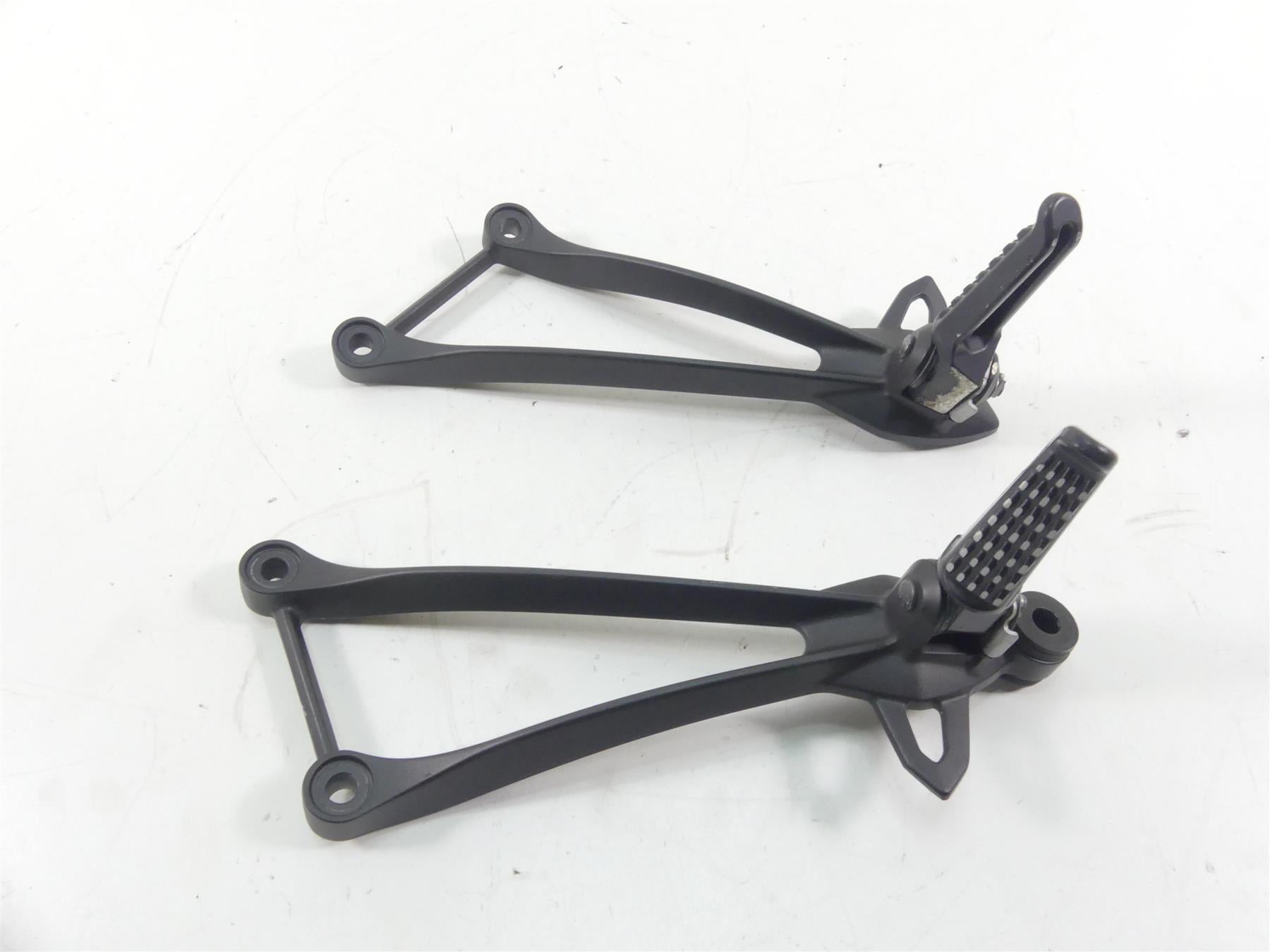 2013 Kawasaki ZX636 ZX6R Ninja Passenger Footpeg Foot Peg Set 35063-0444-18R {{ shop.shopifyCountryName }} - Mototech271