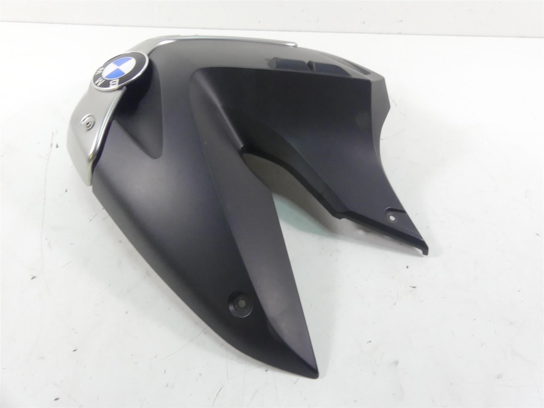 2008 BMW R1200GS K25 Tank Right Side Cover Fairing Cowl 46637700874 {{ shop.shopifyCountryName }} - Mototech271