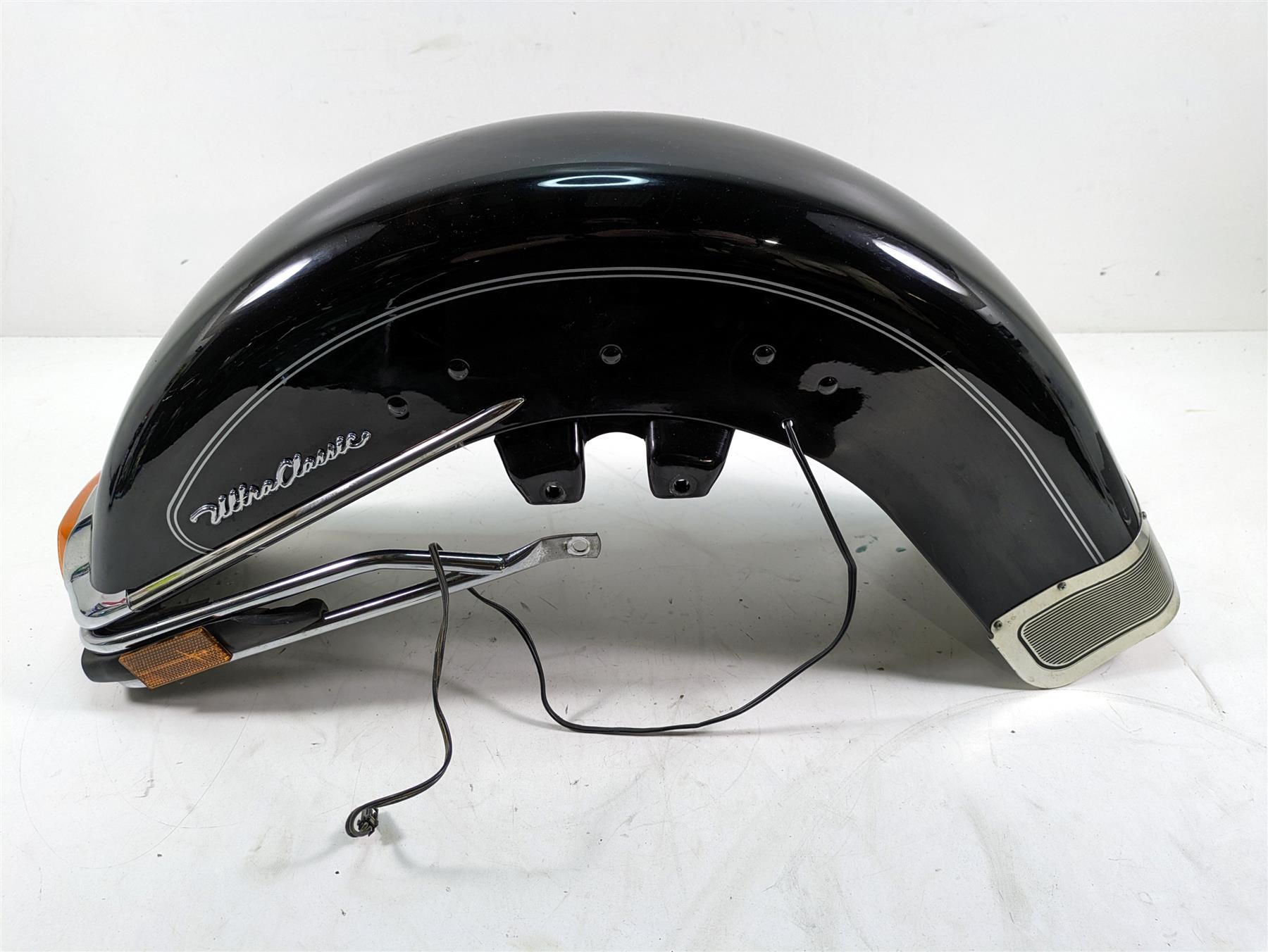 2006 Harley Touring FLHTCUI Electra Glide Front Fender & Bumper 59093-00B | Mototech271