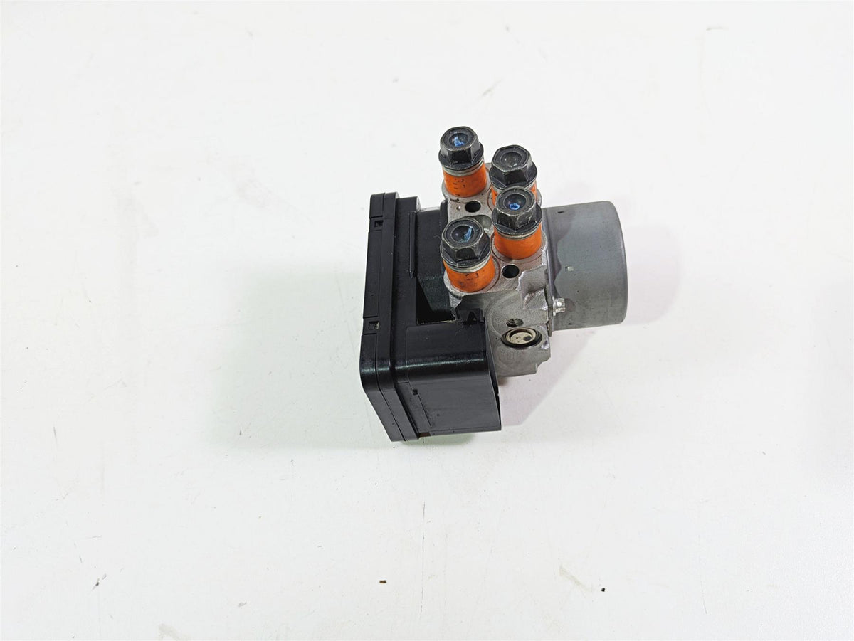 2020 Kawasaki Z900 ZR900 Abs Brake Pump Unit Module 16082-0810 {{ shop.shopifyCountryName }} - Mototech271