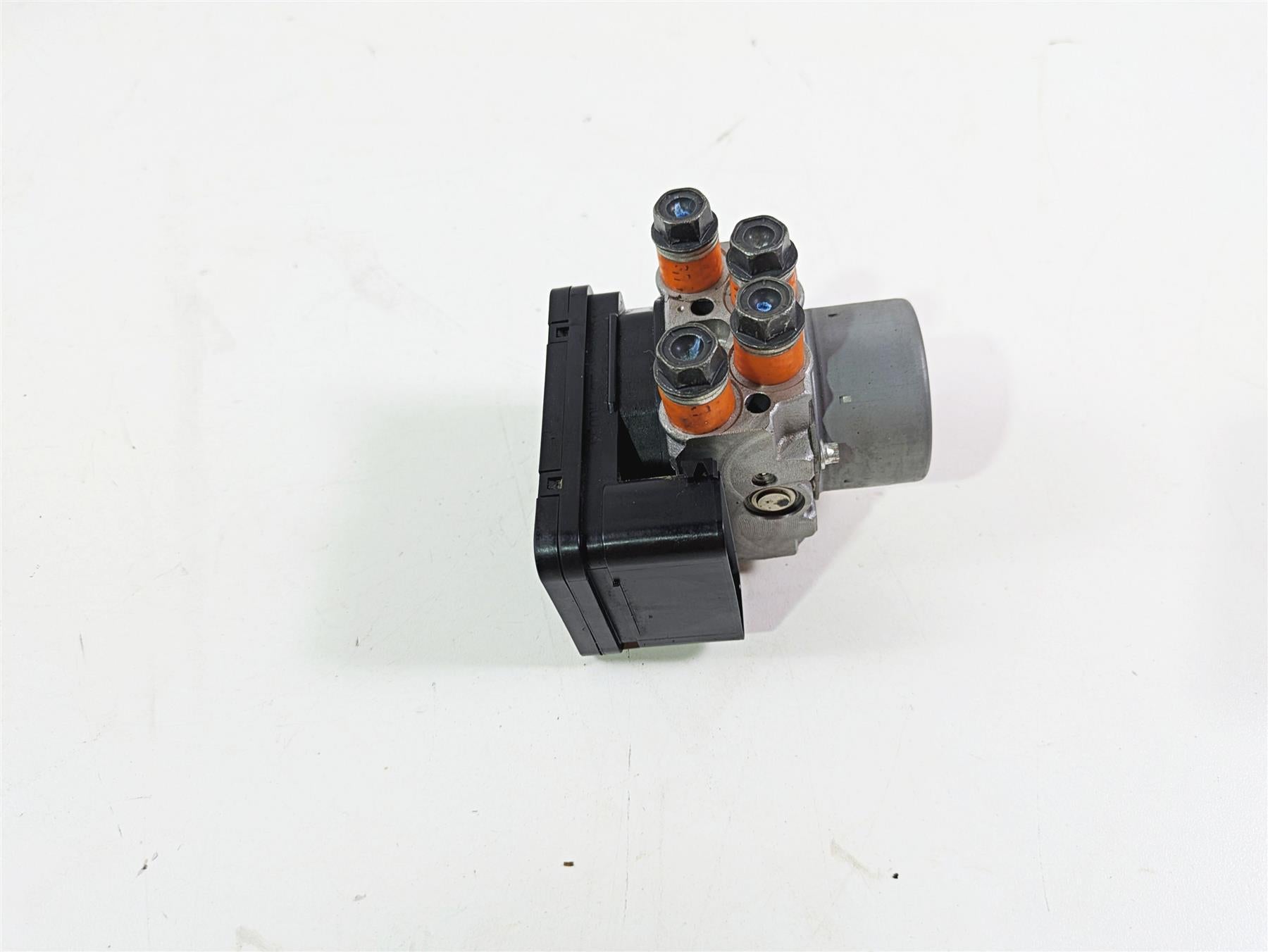 2020 Kawasaki Z900 ZR900 Abs Brake Pump Unit Module 16082-0810 {{ shop.shopifyCountryName }} - Mototech271