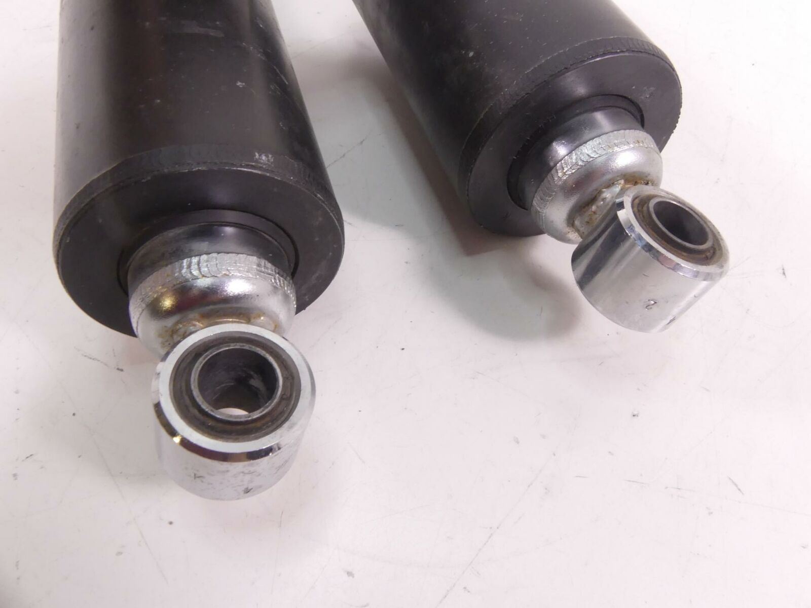 2009 Harley FXCW Softail Rocker Rear Showa Shock Damper Suspension Set 54510-09 {{ shop.shopifyCountryName }} - Mototech271