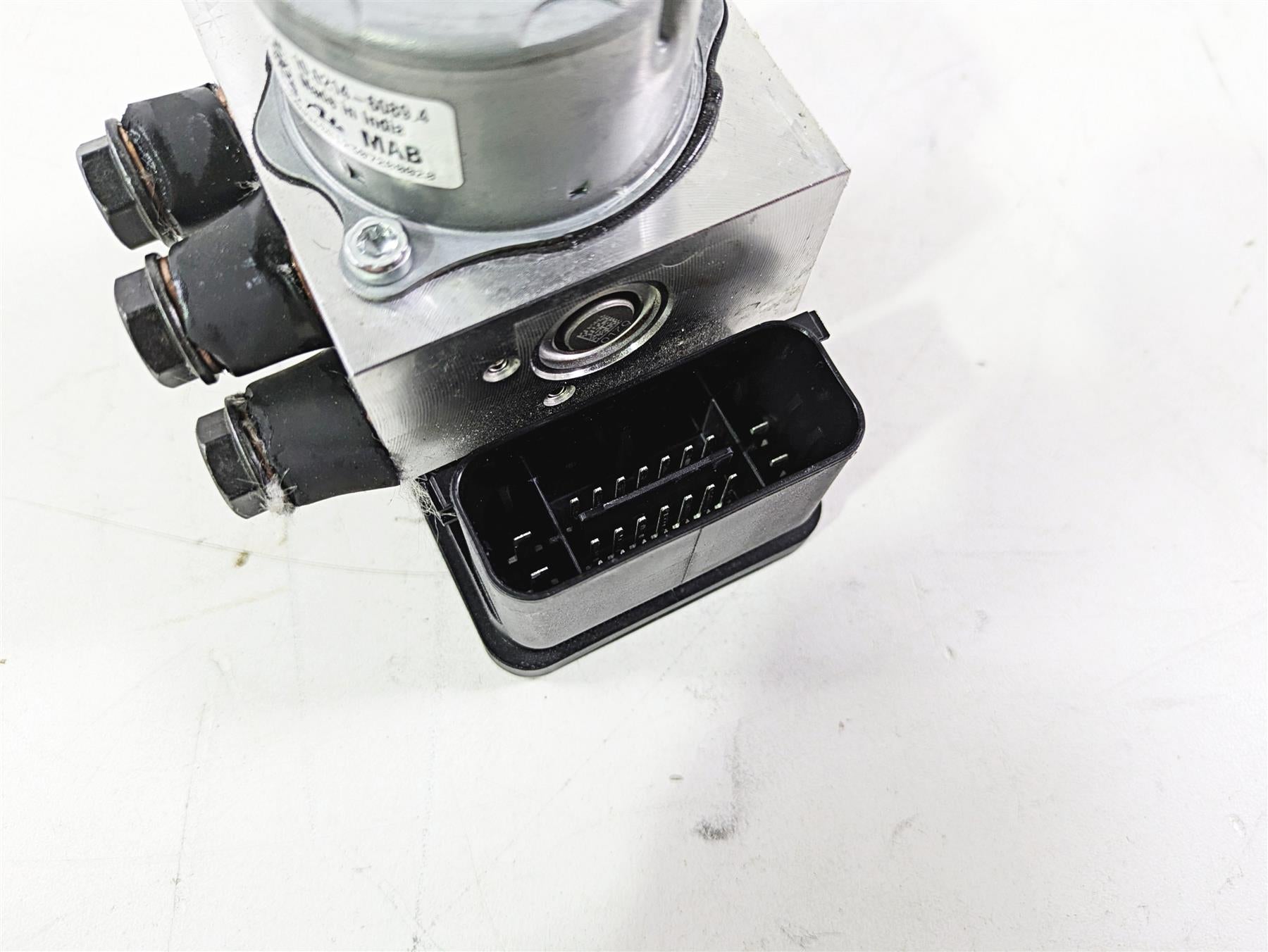 2023 BMW G310R K03 Abs Brake Module Pump Unit Module 34511542798 {{ shop.shopifyCountryName }} - Mototech271