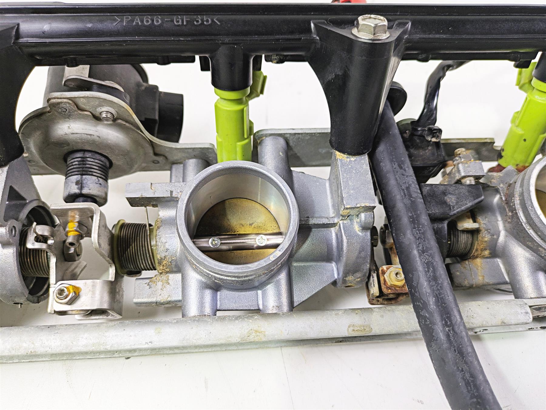 2006 Yamaha GP1300R Waverunner Throttle Body Fuel Injector Set 60T-13750-00-00 {{ shop.shopifyCountryName }} - Mototech271