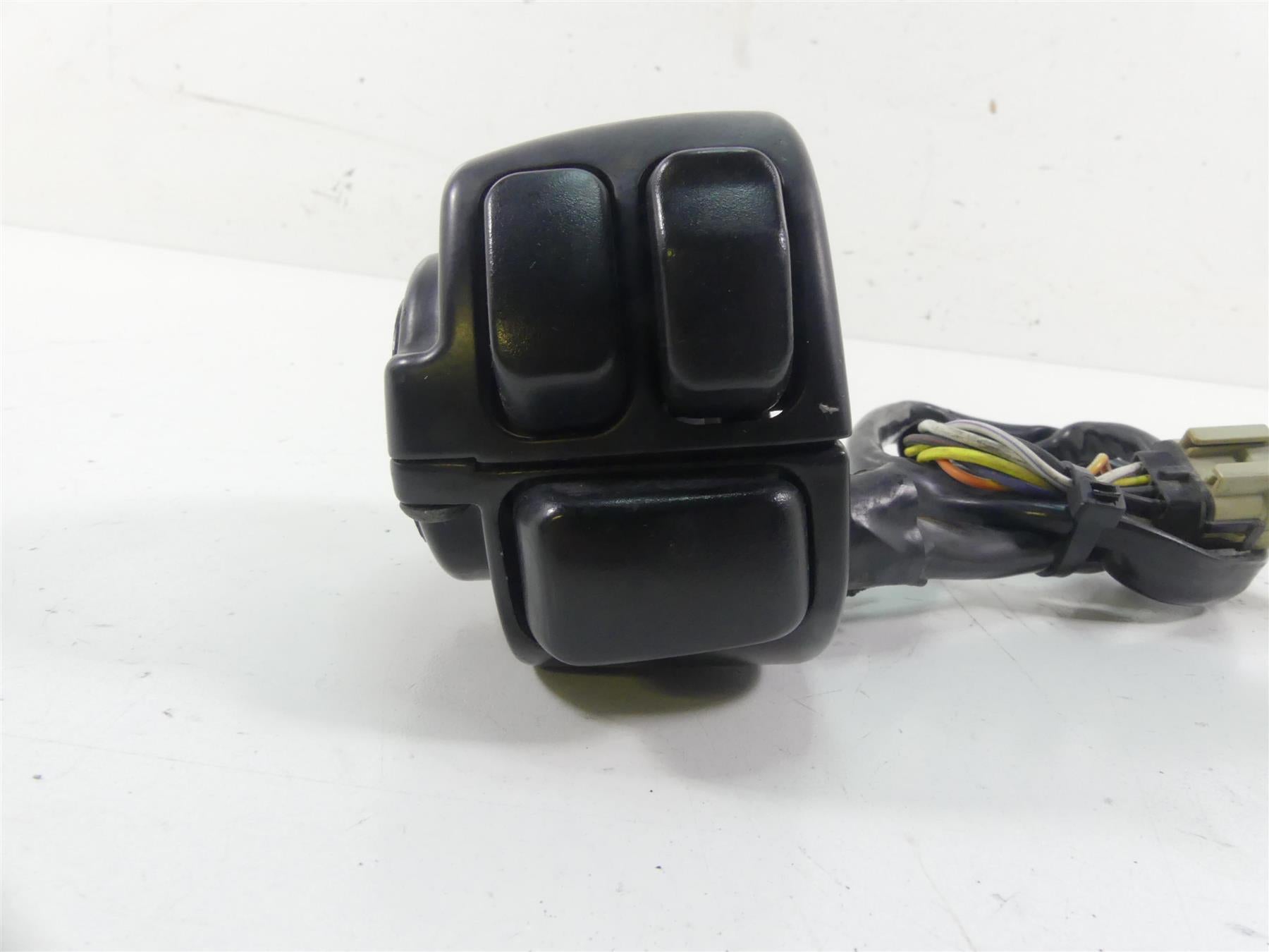 2007 Harley Sportster XL1200 Nightster Left Hand Control Switch 71682-06A {{ shop.shopifyCountryName }} - Mototech271