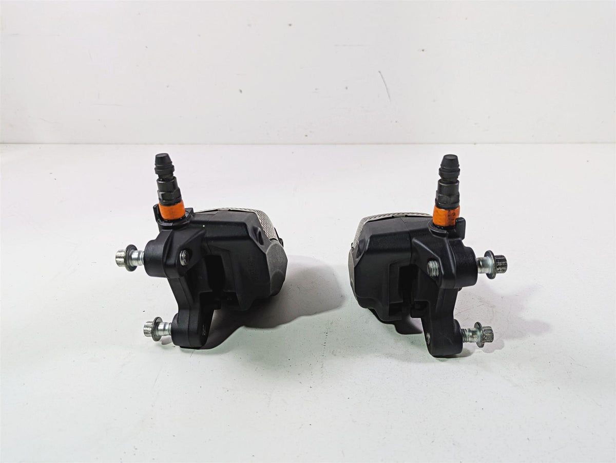 2021 Harley Touring FLTRX Road Glide Front Brake Caliper Set 43027-08 44023-08 {{ shop.shopifyCountryName }} - Mototech271