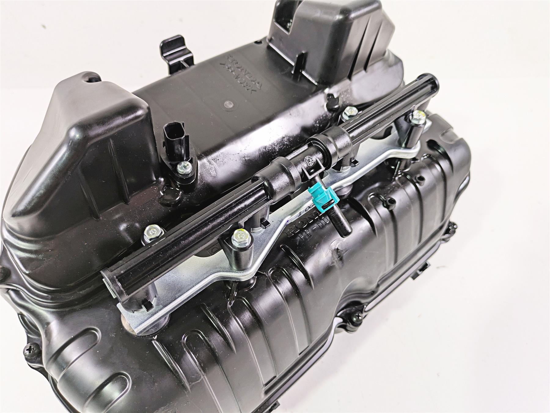 2025 Honda CBR600RR Air Box Cleaner & Upper Injectors 17220-MFJ-D00 {{ shop.shopifyCountryName }} - Mototech271