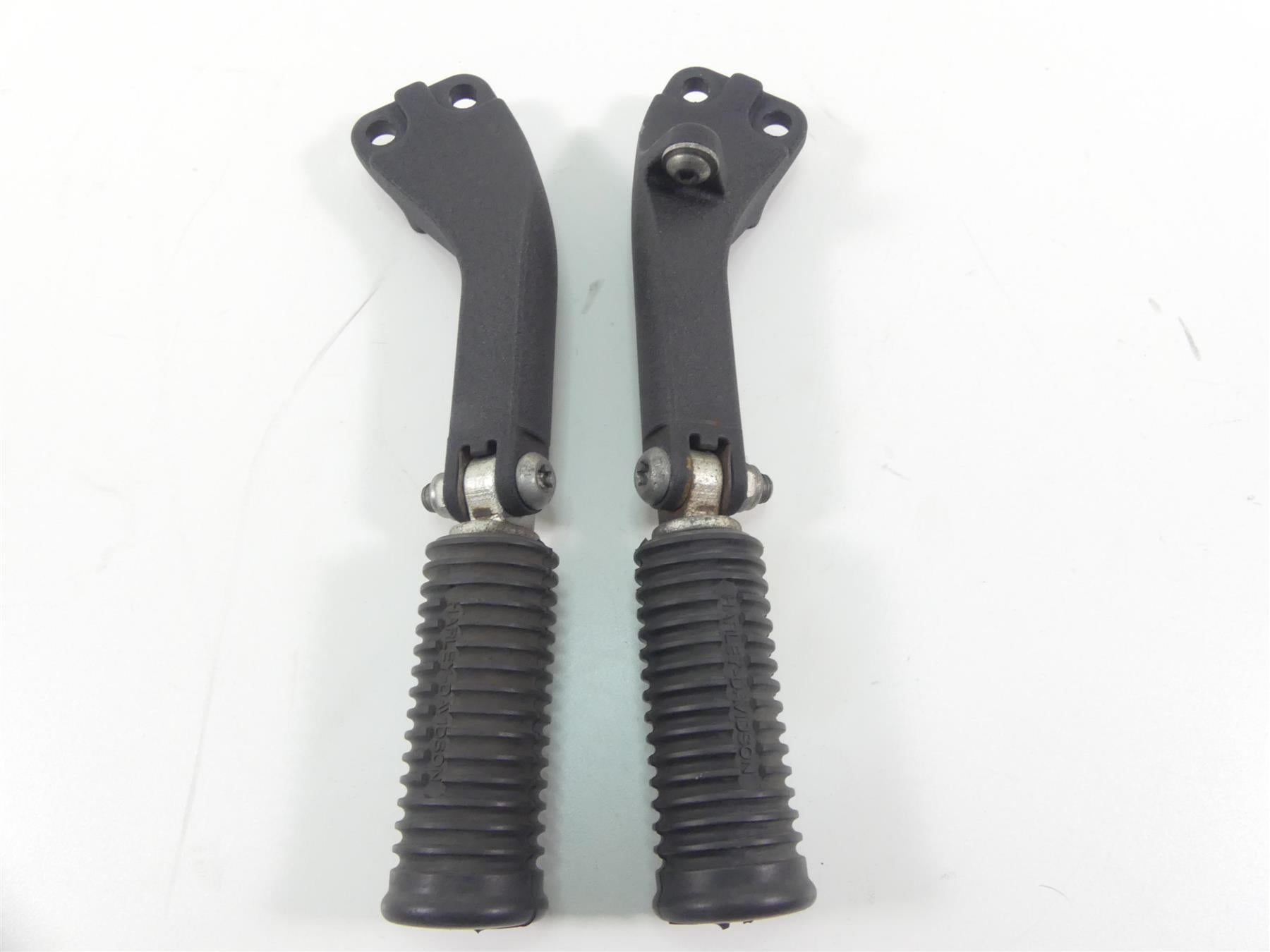 2016 Harley FXDL Dyna Low Rider Rear Passenger Foot Peg Set 49224-06A 49230-06 {{ shop.shopifyCountryName }} - Mototech271