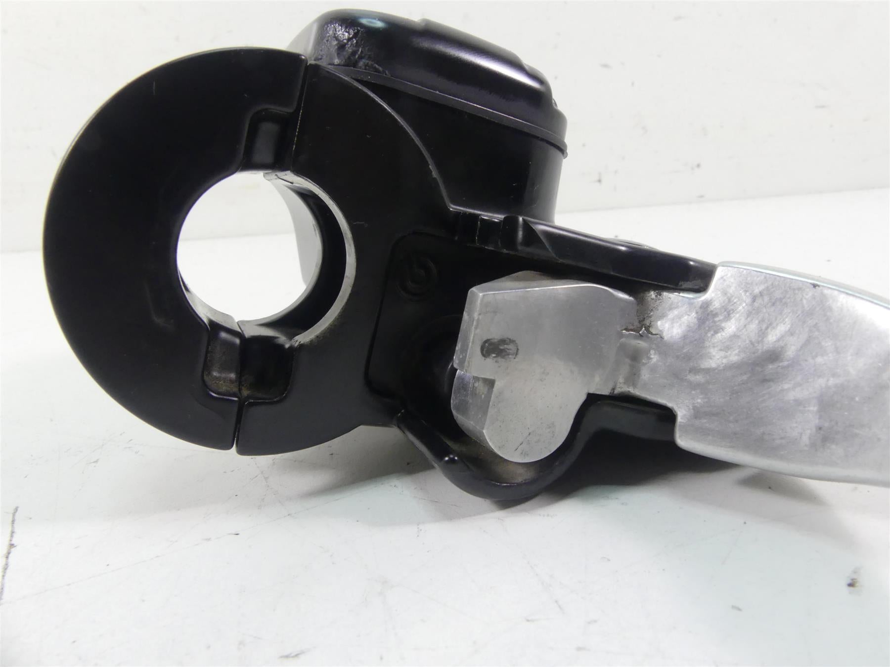 2012 Harley Touring FLHTP Electra Glide Front Brake Master Cylinder 44551-08F {{ shop.shopifyCountryName }} - Mototech271