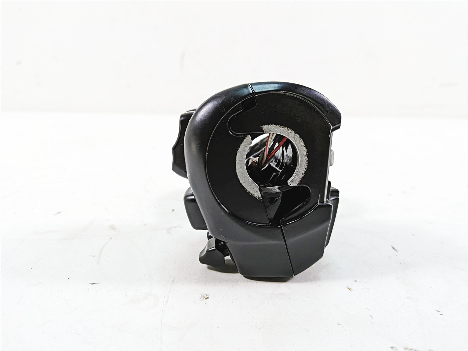 2018 Harley Touring FLHXSE CVO Street Glide Left Hand Control Switch 71500084B {{ shop.shopifyCountryName }} - Mototech271