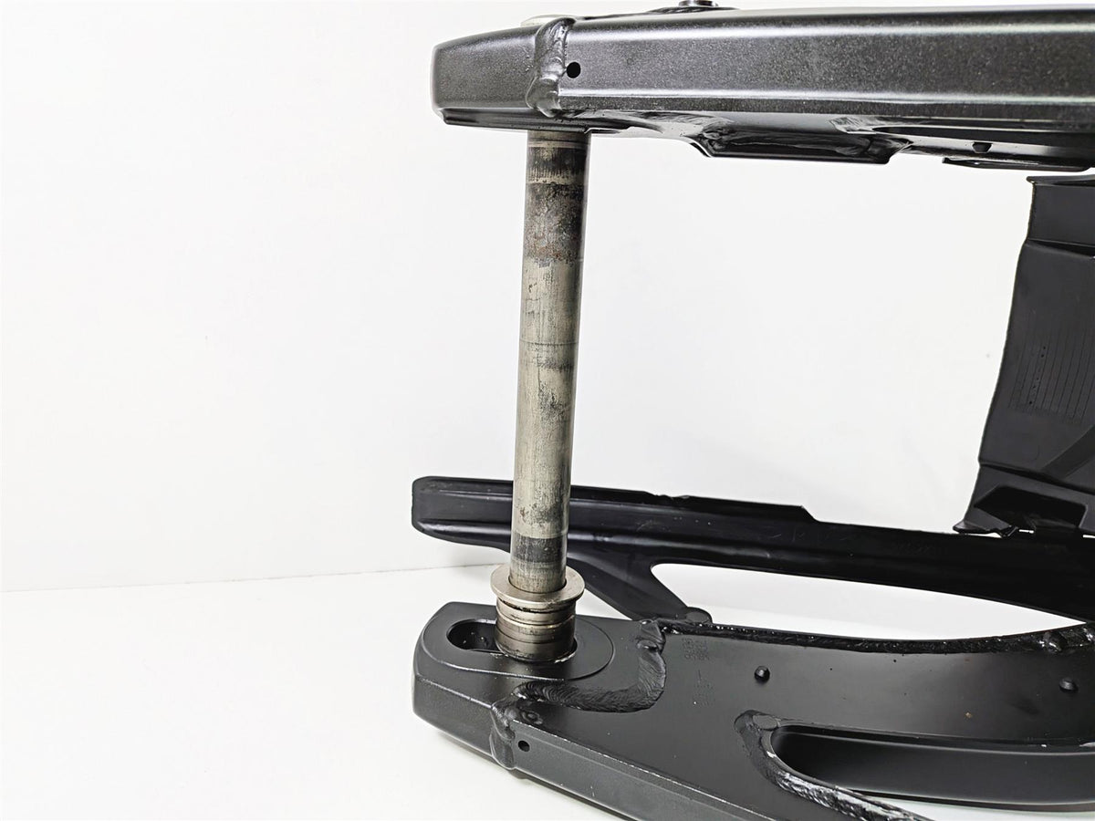 2008 Yamaha YZF R1 RN19 Straight Rear Swingarm Swing Arm & Axle 4C8-22110-10-00 {{ shop.shopifyCountryName }} - Mototech271