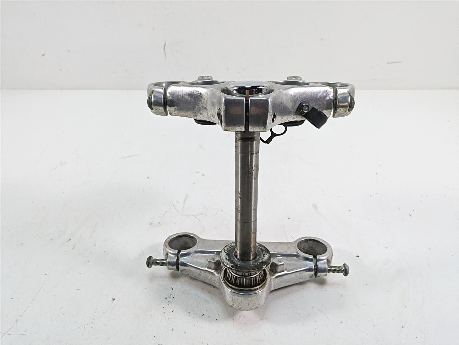 1999 Harley Dyna FXDL Low Rider Upper & Lower Triple Tree 45739-87 45598-90B {{ shop.shopifyCountryName }} - Mototech271