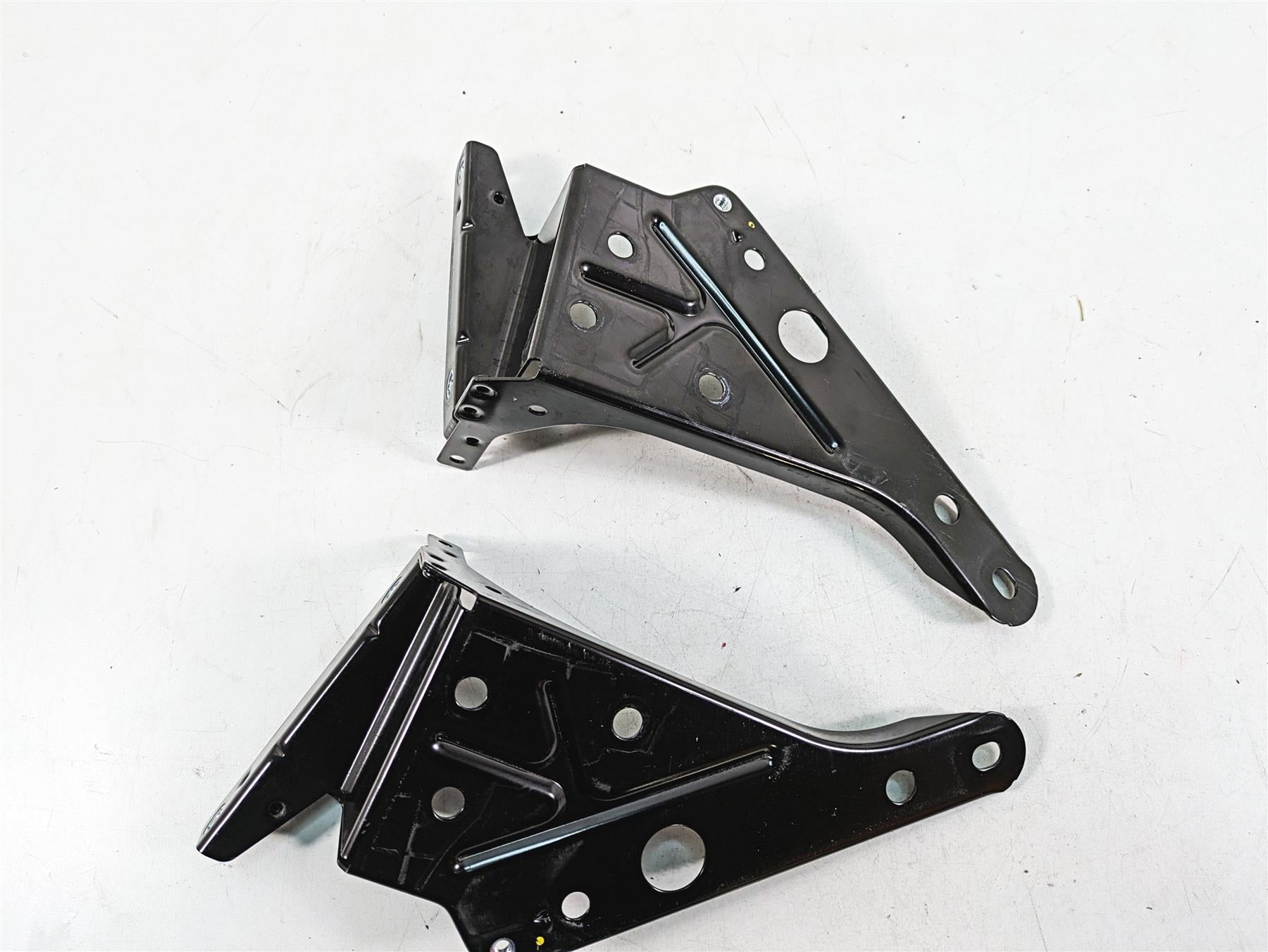 2020 Harley Touring FLHX Street Glide Front Fairing Mounting Brackets 57000170 {{ shop.shopifyCountryName }} - Mototech271
