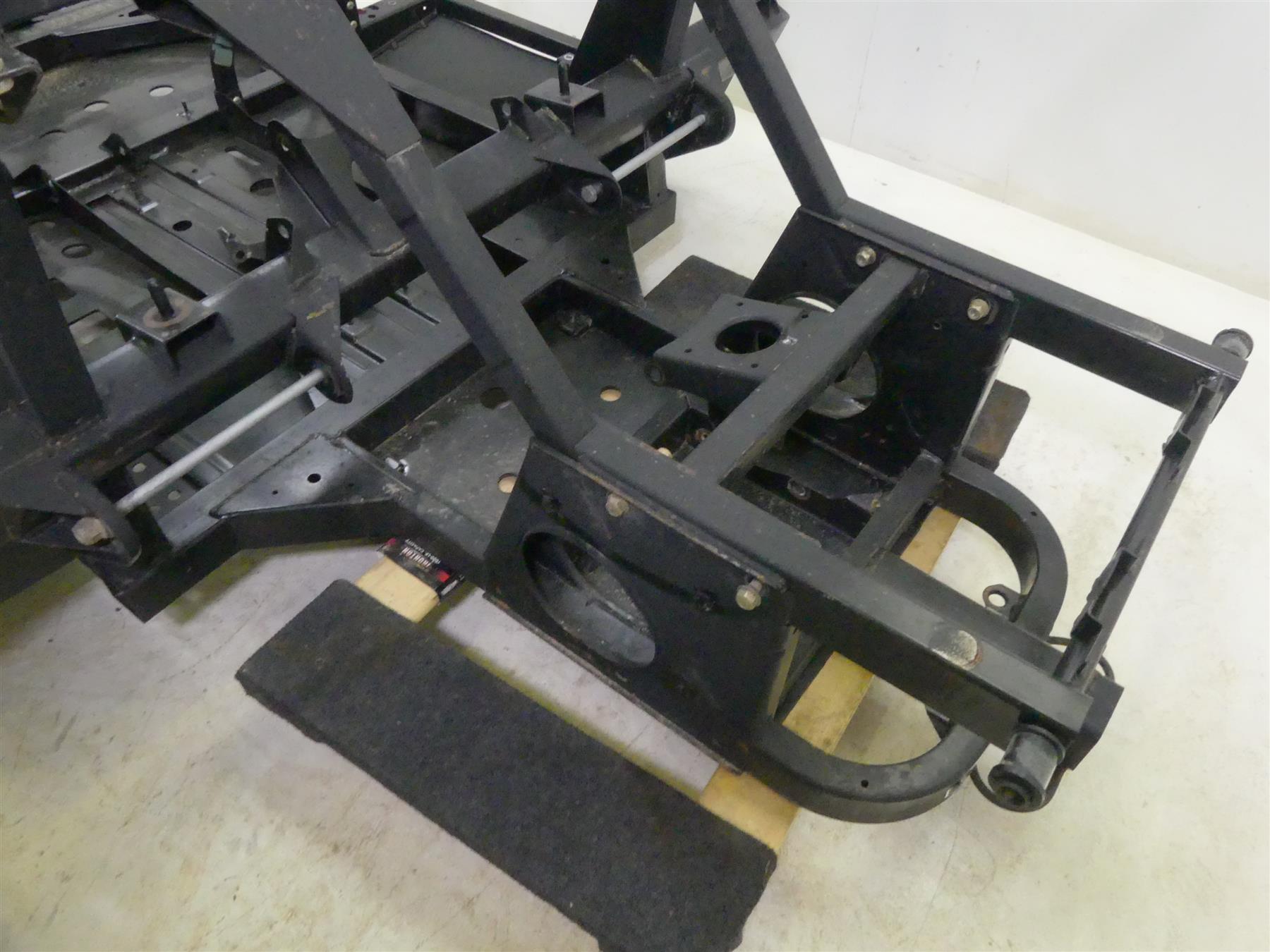 2020 Can-Am Commander 1000R XT Main Frame Chassis -Read Cln Clr Tl 715004811 {{ shop.shopifyCountryName }} - Mototech271