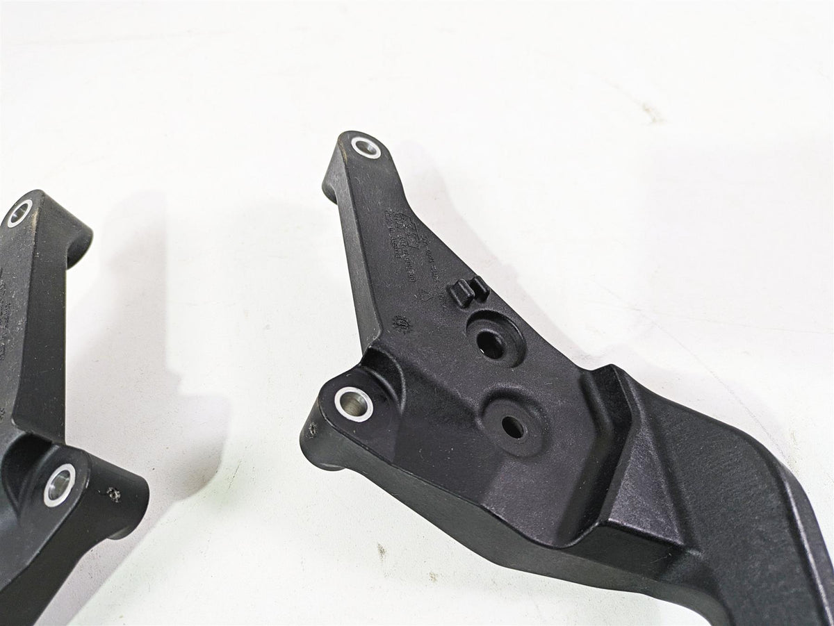 2020 KTM 1290 Super Adventure R Passenger Grab Handle Set 6031200920030 {{ shop.shopifyCountryName }} - Mototech271