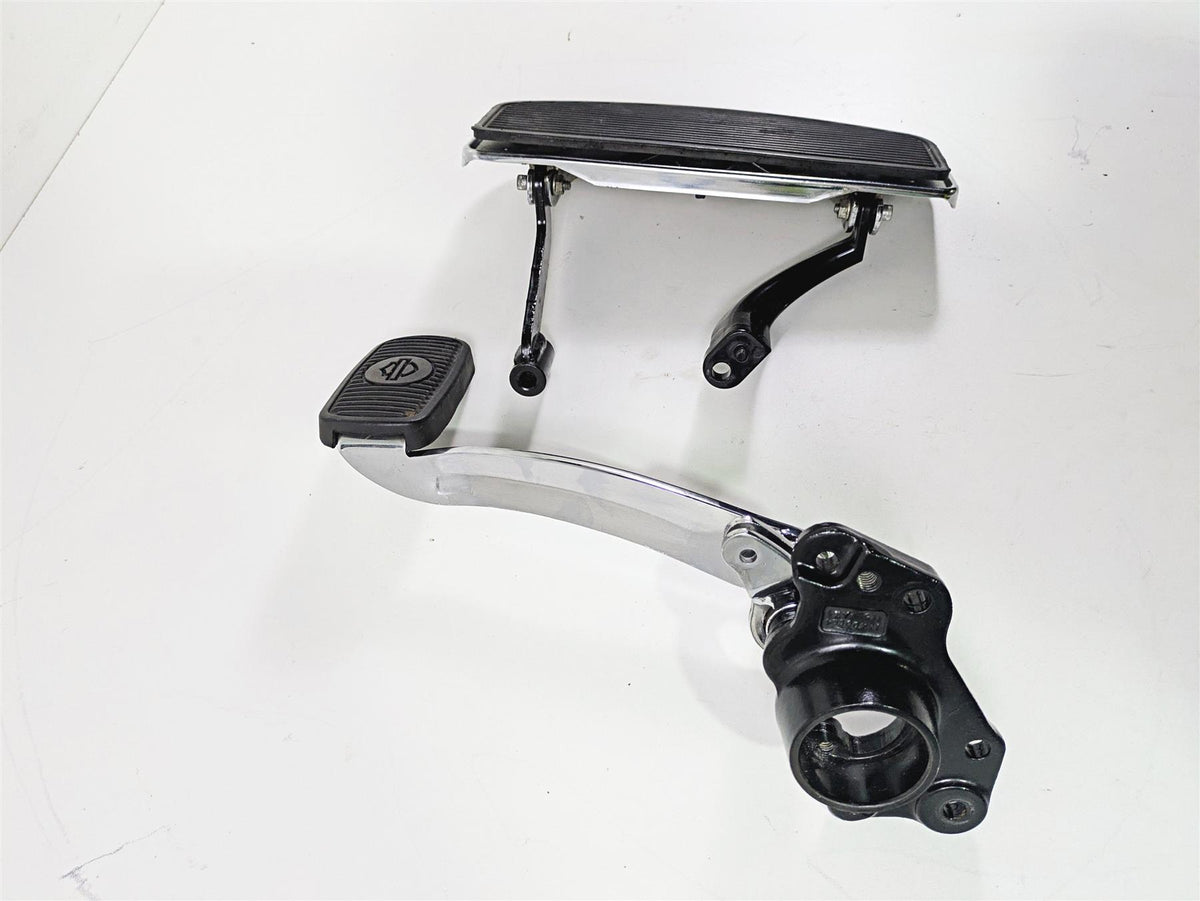 2016 Harley Touring FLHR Road King Front Right Floorboard & Brake Ped 50621-06A {{ shop.shopifyCountryName }} - Mototech271