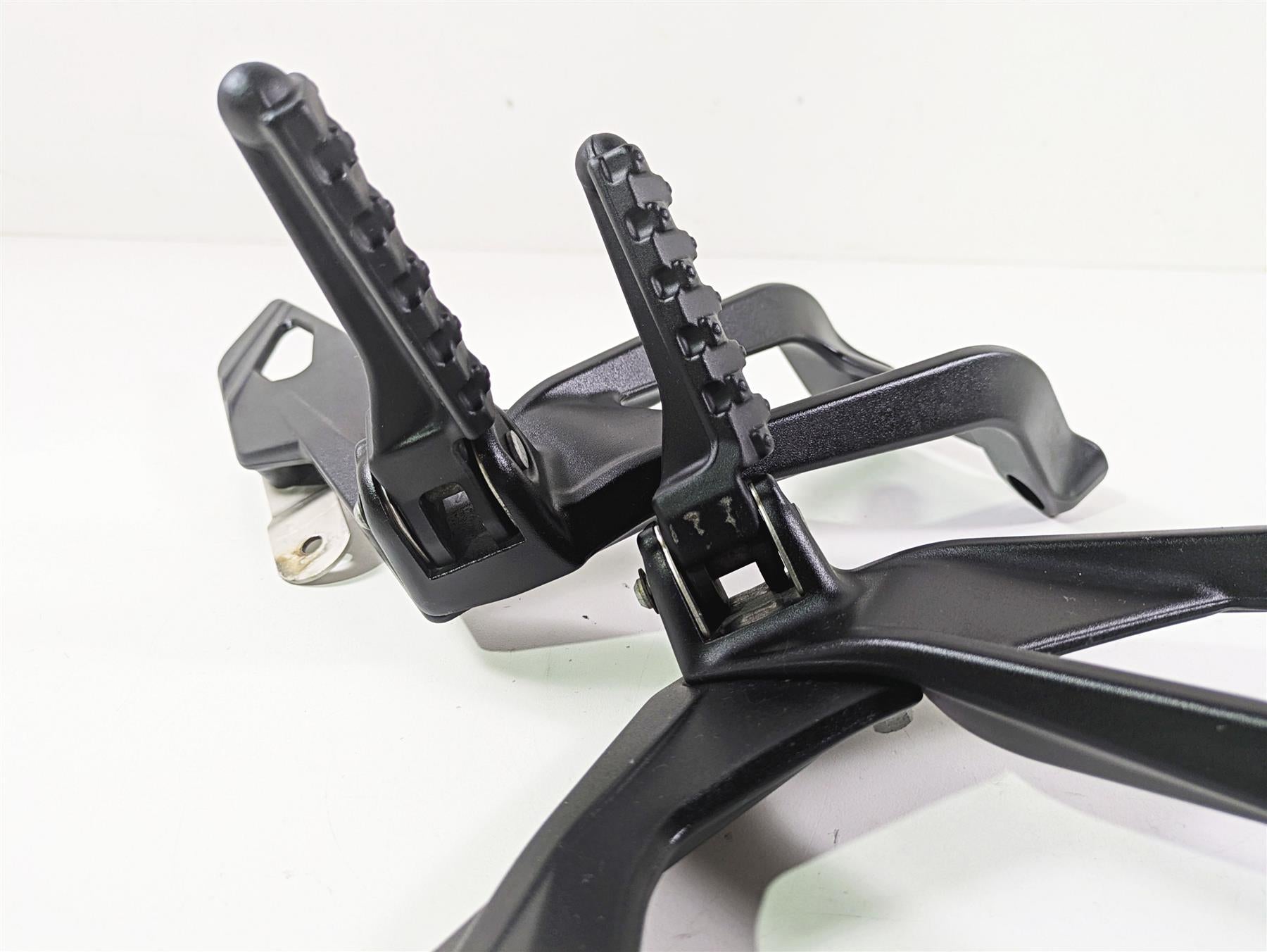 2017 KTM 1290 Super Duke GT Rear Passenger Footpeg 6140304800033S 6140304900033S {{ shop.shopifyCountryName }} - Mototech271