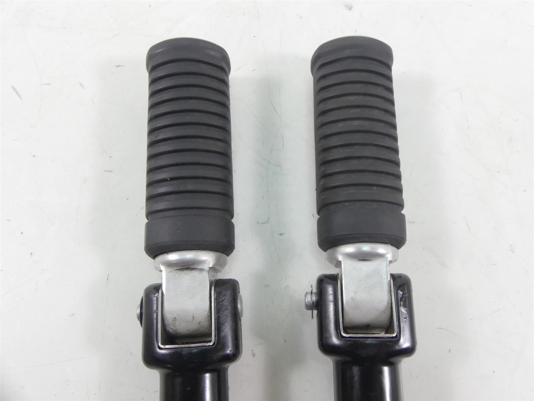 2018 Harley FLHC Softail Heritage Rear Passenger Pillion Footpeg Set 50500744 {{ shop.shopifyCountryName }} - Mototech271