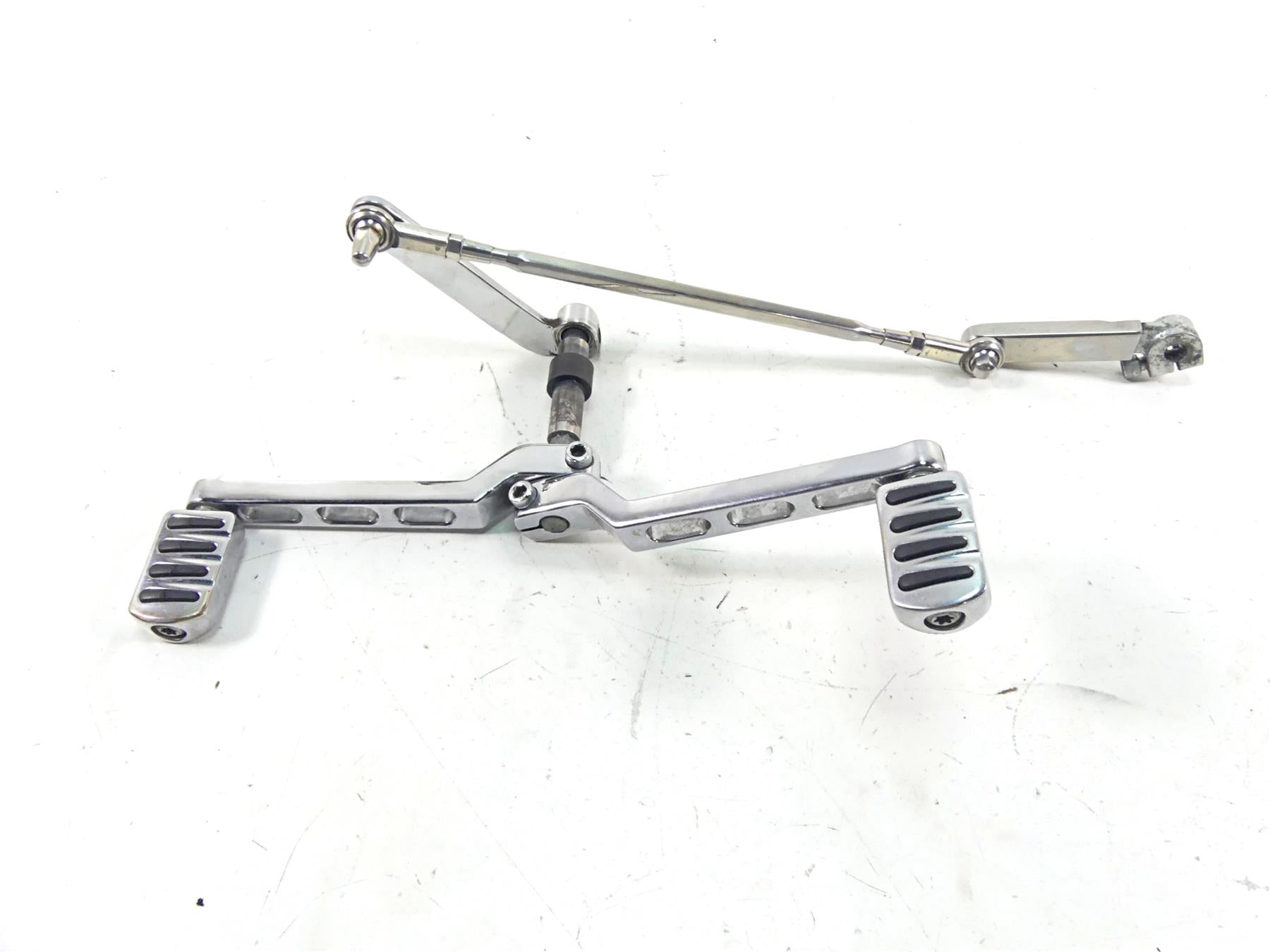 2006 Harley Touring FLHTCU SE E-Glide Shift Lever Gear Pedal & Linkage 34532-00B | Mototech271