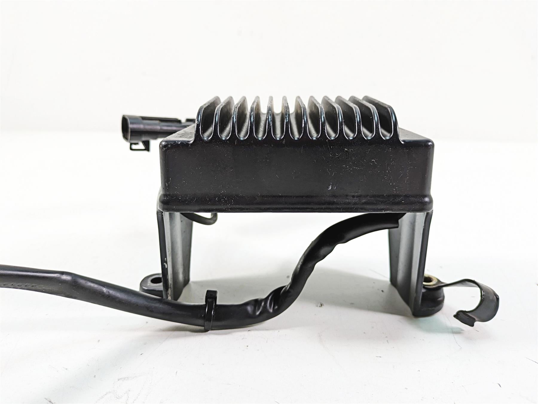 2005 Harley Touring FLHTCUI Electra Glide Rectifier Voltage Regulator 74505-04 {{ shop.shopifyCountryName }} - Mototech271