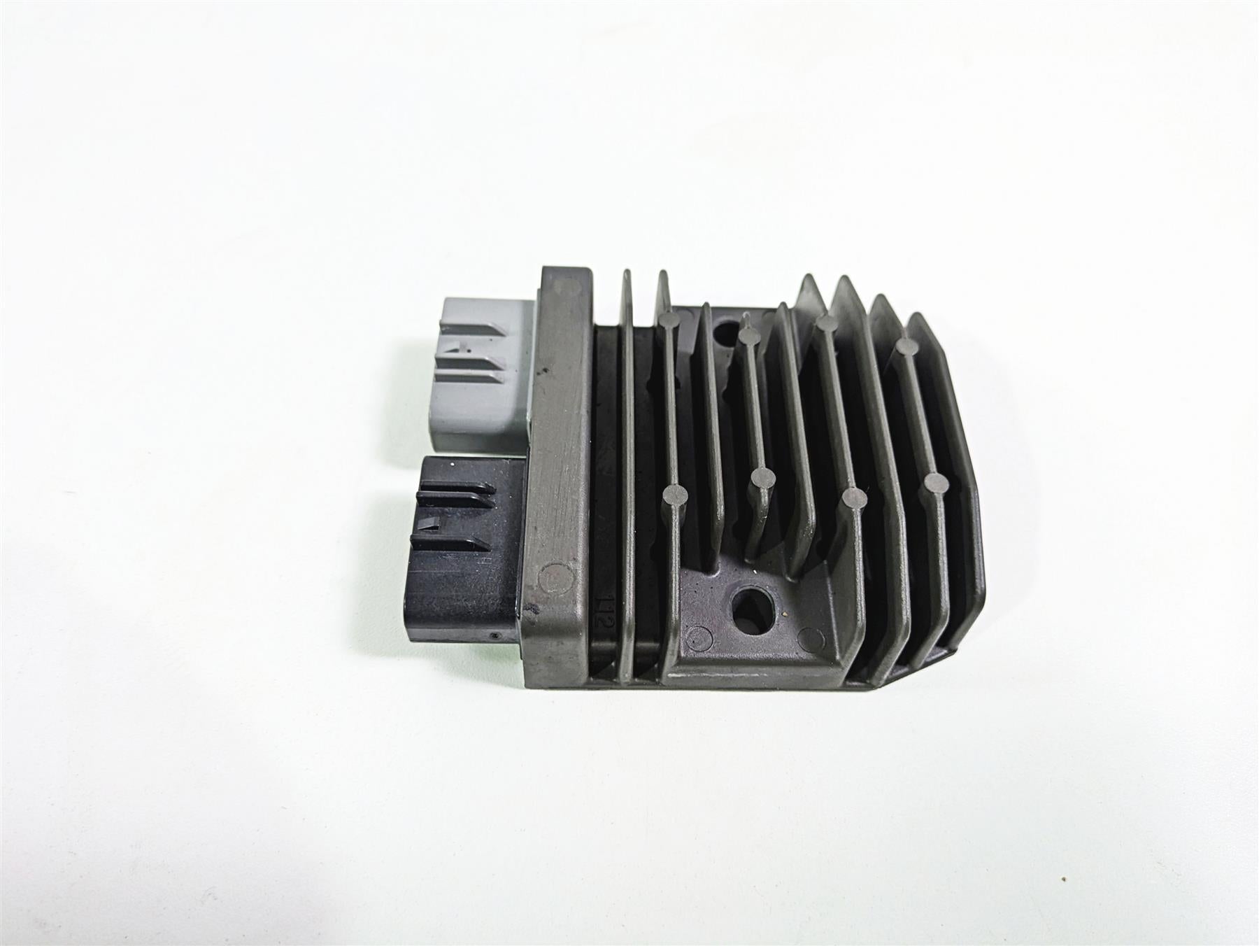 2019 Ducati Supersport 939 S Rectifier Voltage Regulator FH020AA 54040301B {{ shop.shopifyCountryName }} - Mototech271