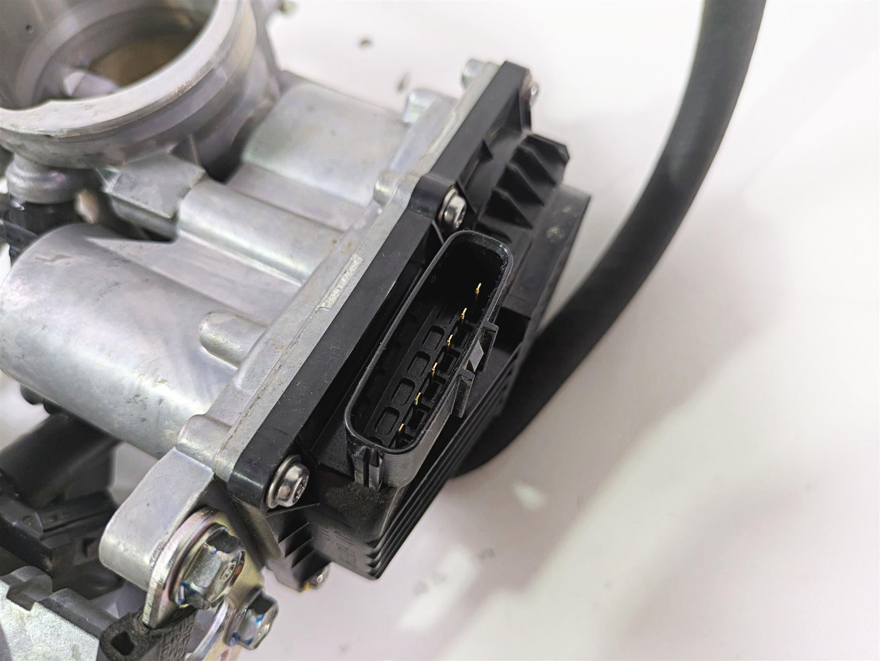 2017 KTM 1290 Super Duke GT Throttle Body Fuel Injectors Keihin 61341001000 {{ shop.shopifyCountryName }} - Mototech271