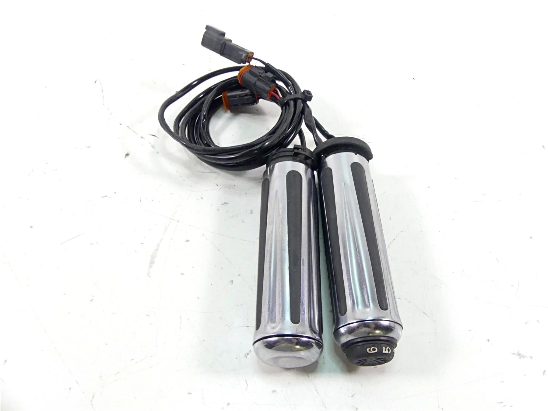 2006 Harley Touring FLHTCU SE E-Glide Left Right Heated Hand Grip Set 56771-06 {{ shop.shopifyCountryName }} - Mototech271