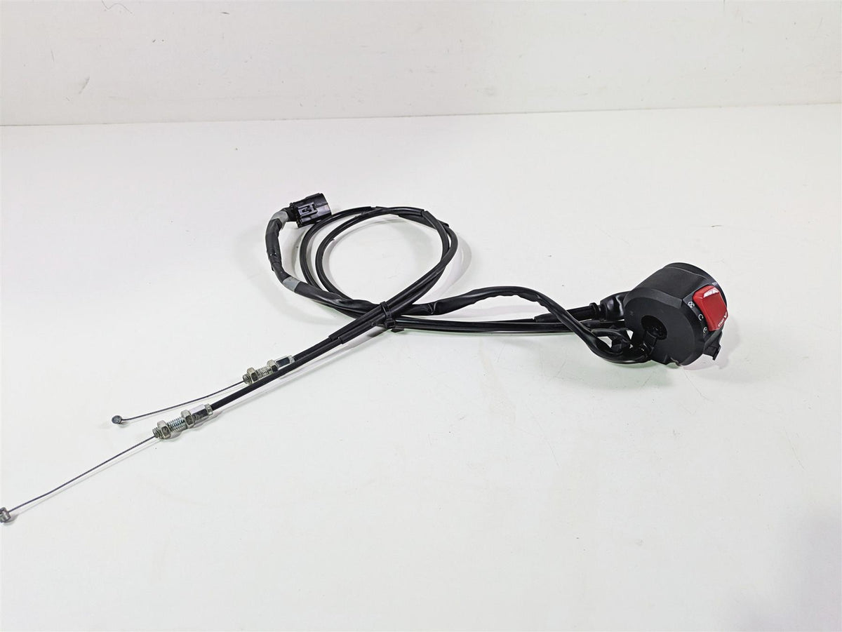 2023 Suzuki GSX1300 RR Hayabusa Right Hand Cruise Control Switch 37200-10L00 {{ shop.shopifyCountryName }} - Mototech271