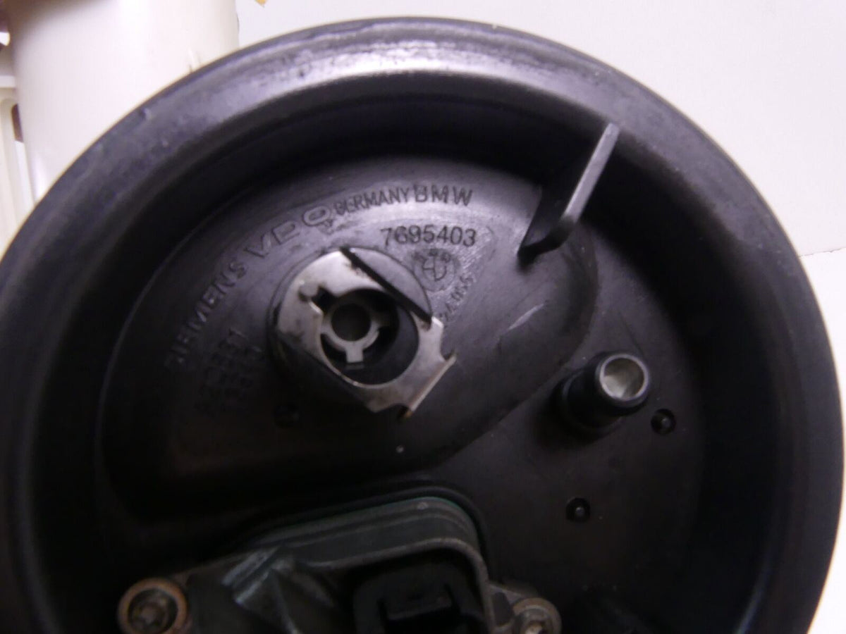 2008 BMW R1200R K27 Fuel Gas Petrol Pump 16147695536 16147708071 {{ shop.shopifyCountryName }} - Mototech271