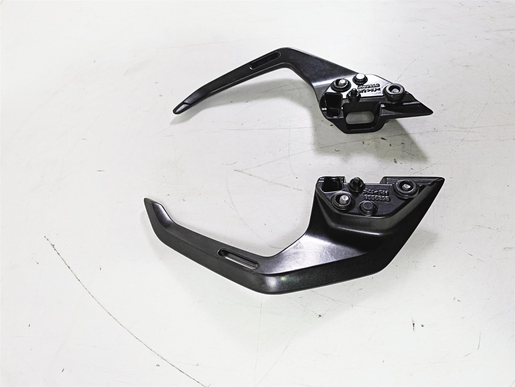 2023 BMW G310R K03 Rear Passenger Grab Handle Set 46541542581 46541542582 {{ shop.shopifyCountryName }} - Mototech271