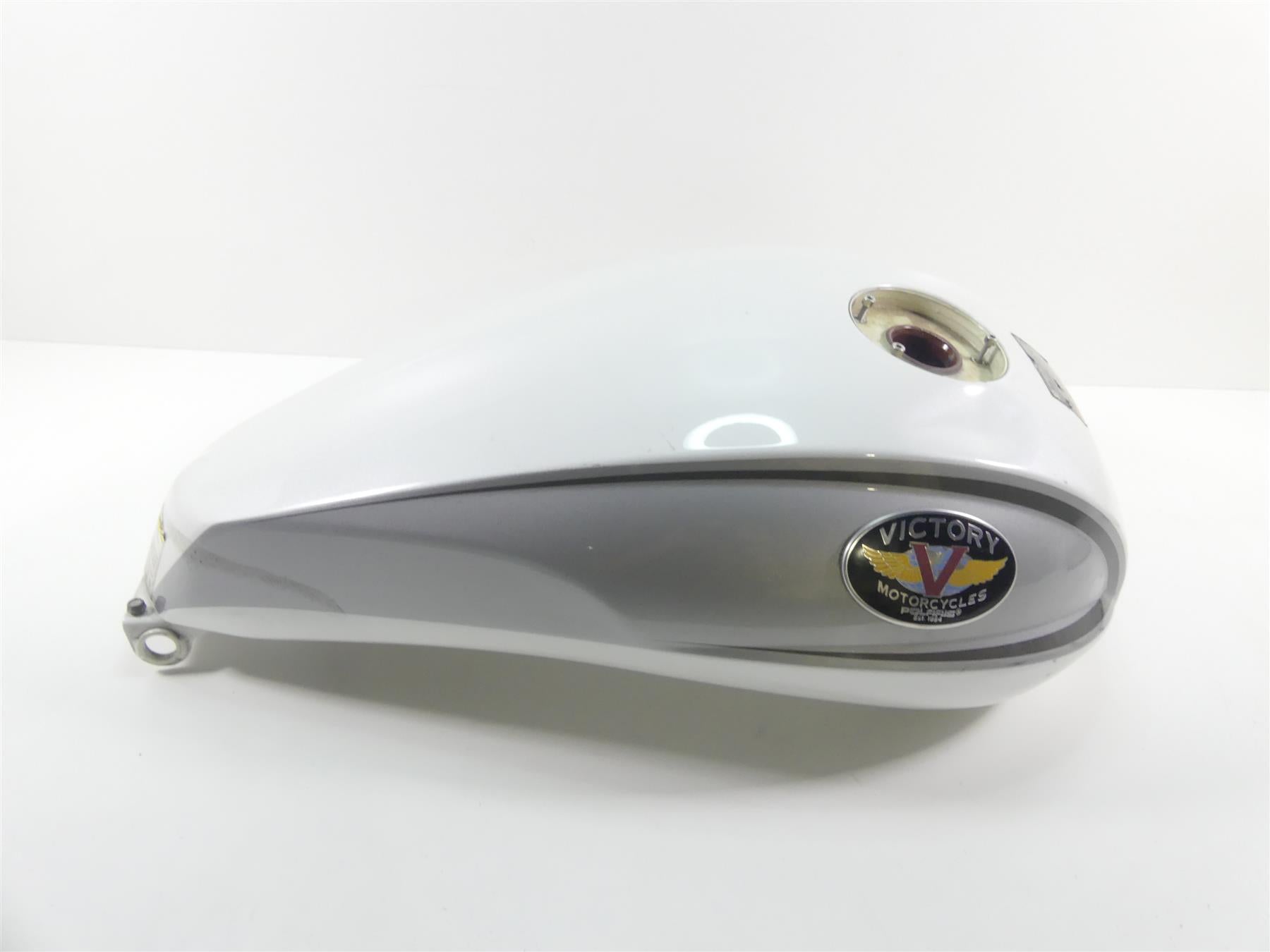 2011 Victory Cross Country Fuel Gas Petrol Tank Reservoir - Read 1016149 {{ shop.shopifyCountryName }} - Mototech271