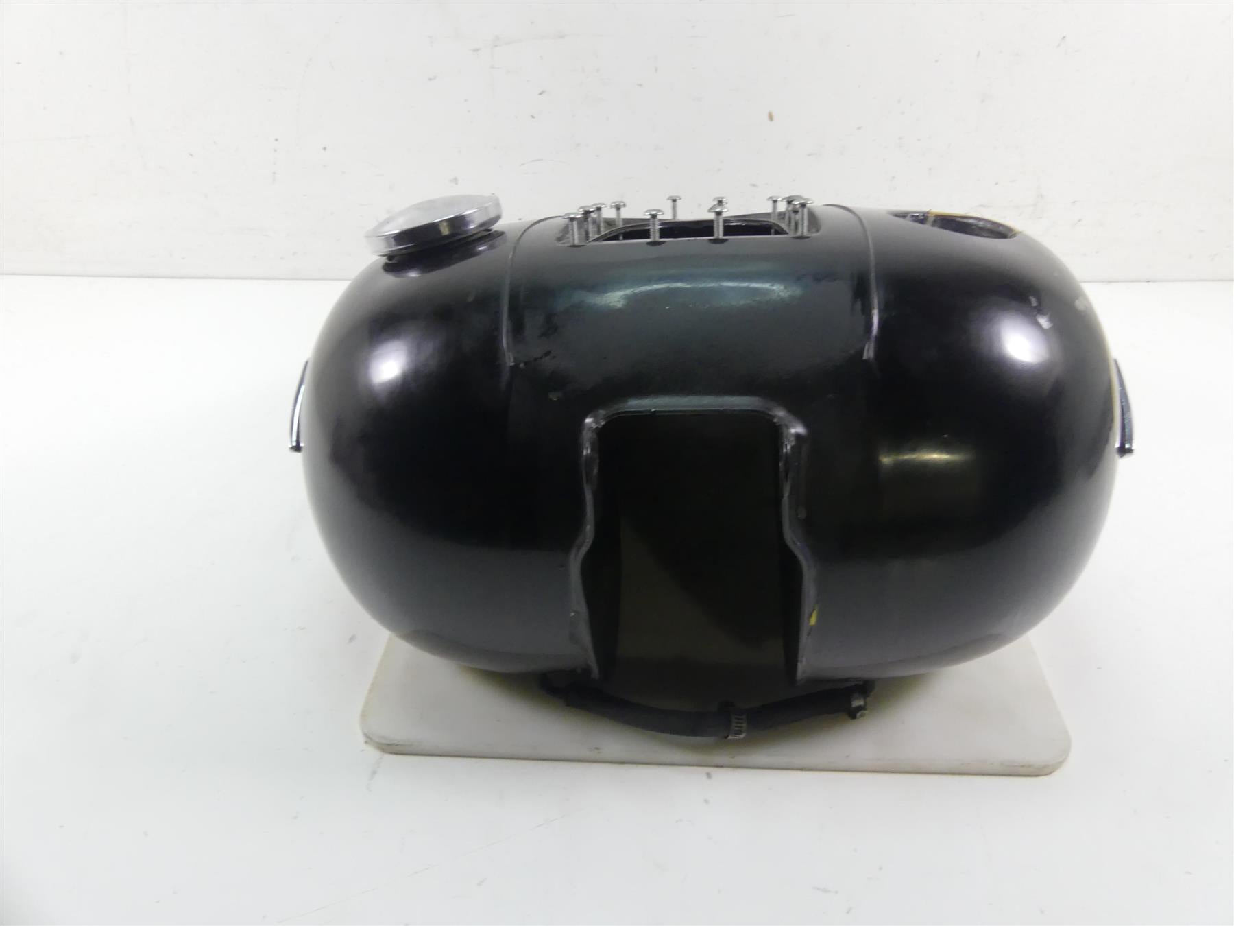 2014 Harley FXDF Dyna Fat Bob Fuel Gas Petrol Tank Reservoir - Read 61586-04B {{ shop.shopifyCountryName }} - Mototech271