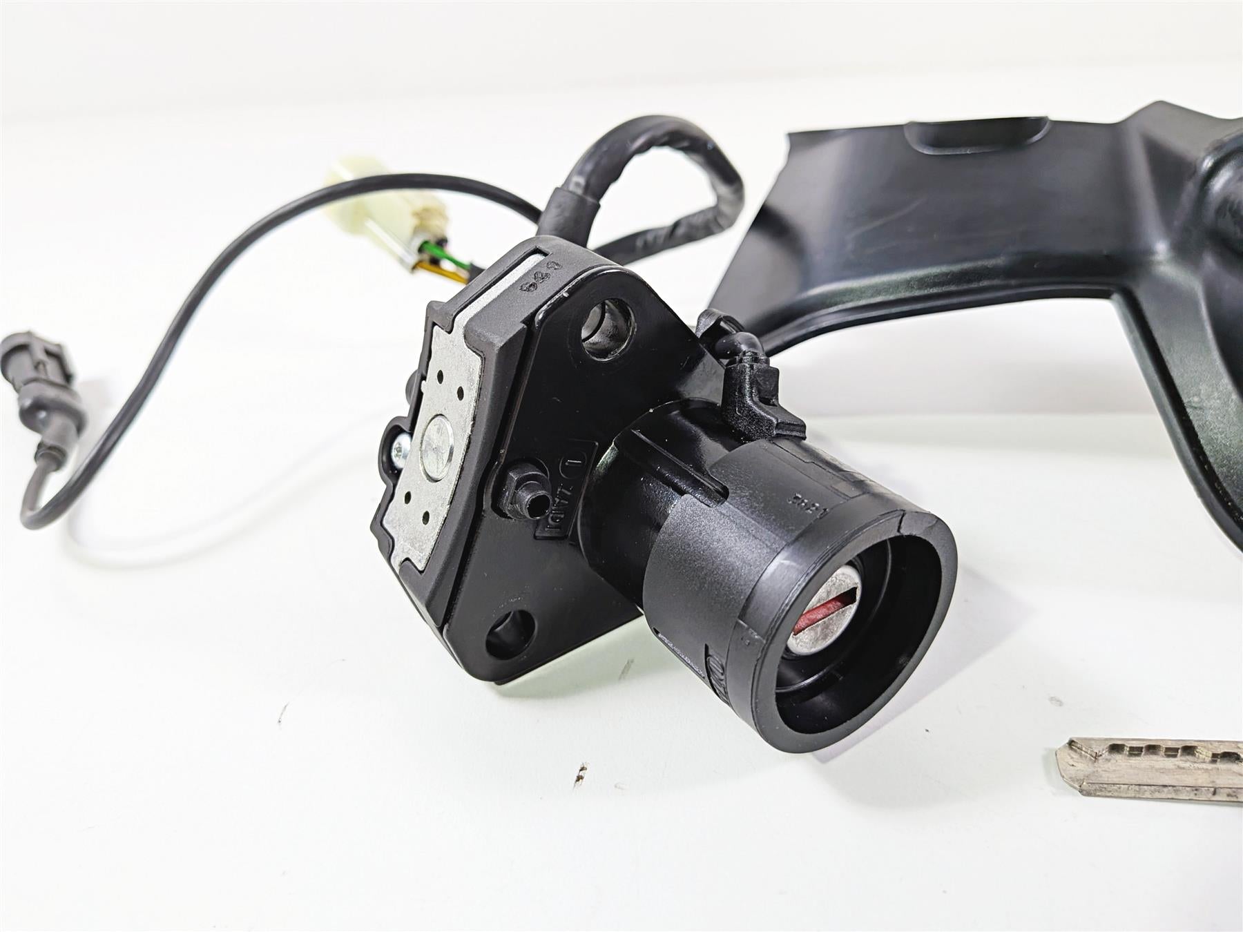 2022 Ducati Panigale V4 S V4S Ignition Switch Key Seat Fuel Lid Lock 59822511A-Mototech271