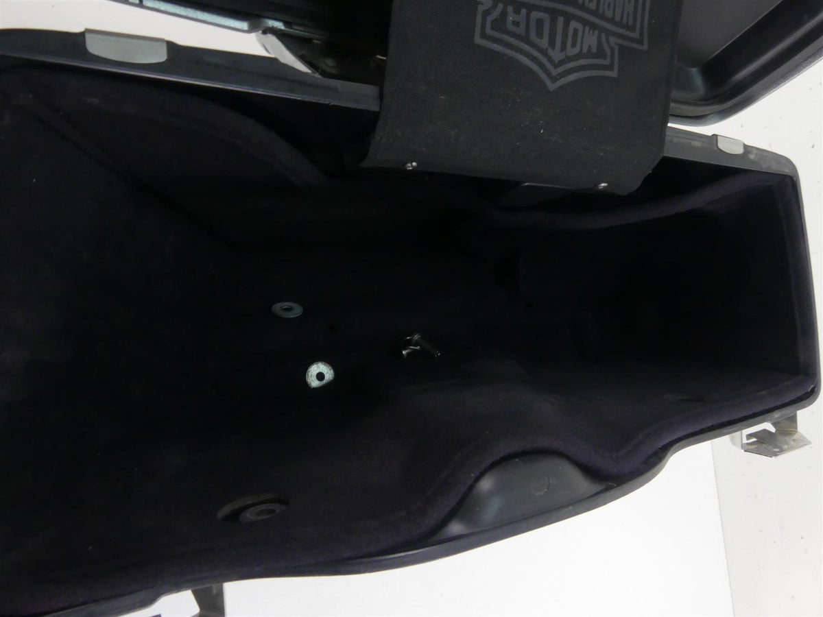 2009 Harley FLHTCU SE4 CVO E-Glide Right Saddlebag Saddle Bag 88277-09 {{ shop.shopifyCountryName }} - Mototech271