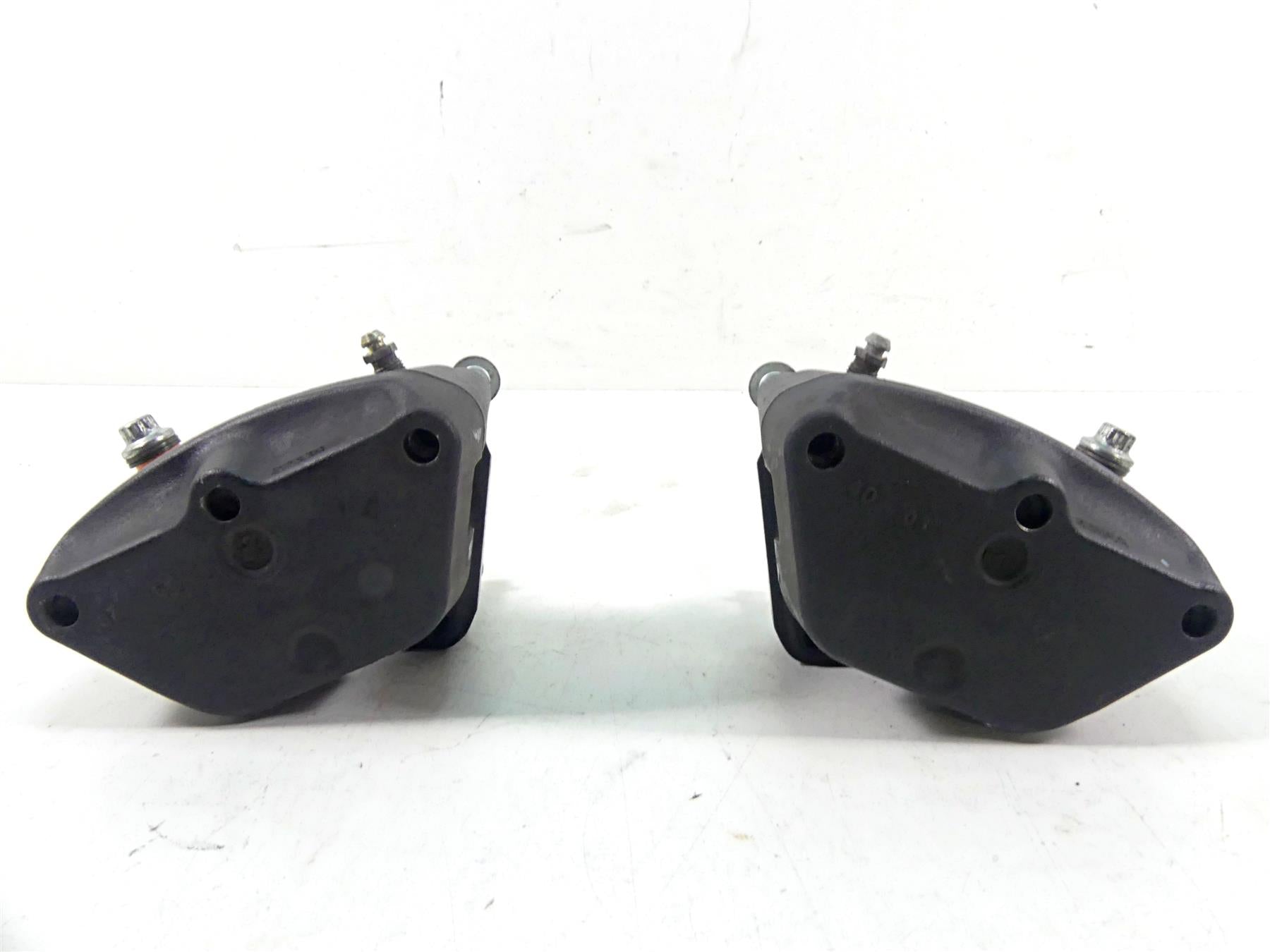2004 Harley Touring FLHTCUI Electra Glide Front Brake Caliper Set 44023-00C {{ shop.shopifyCountryName }} - Mototech271