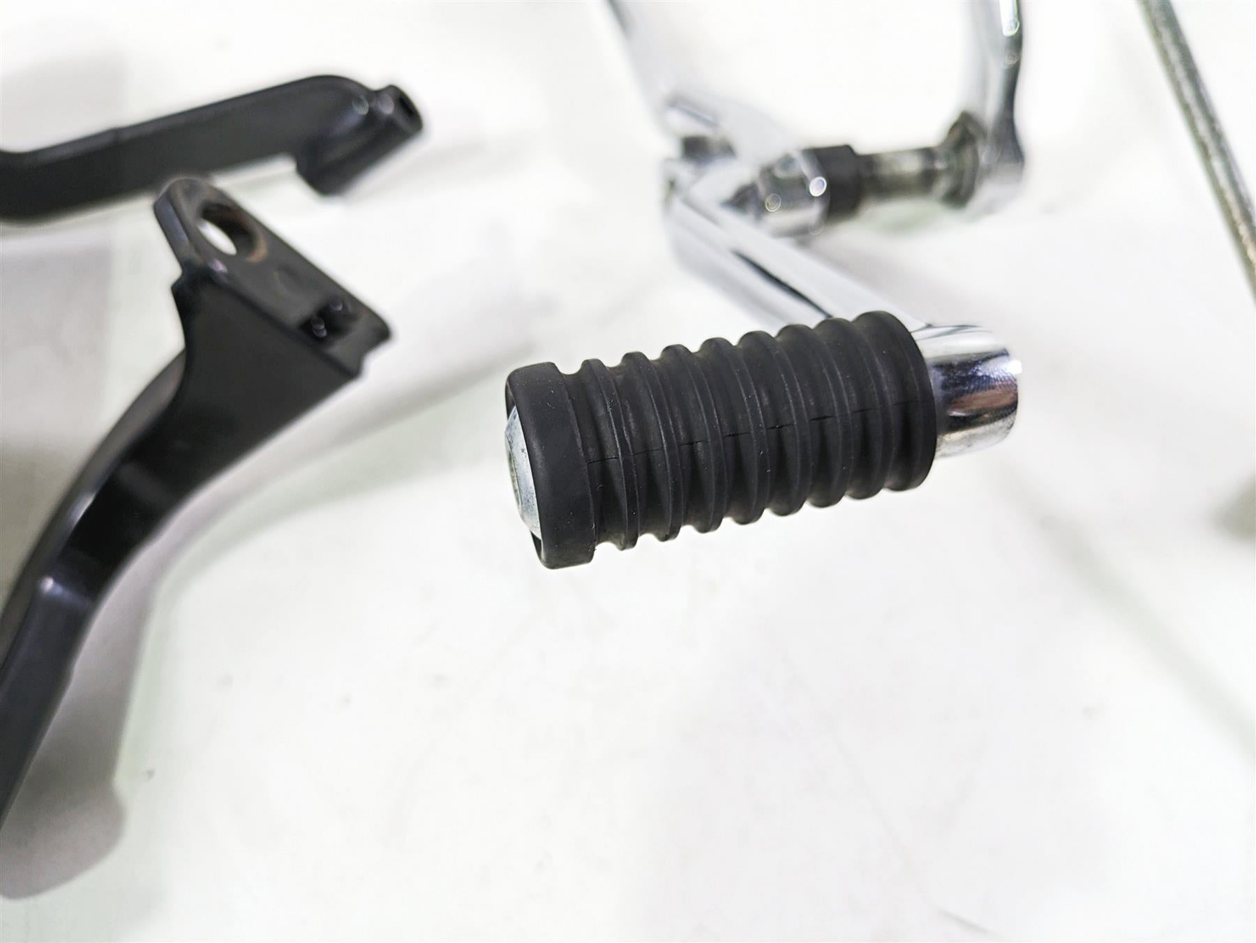 2017 Harley Touring FLTRXS Road Glide Left Front Floor Board & Shifter 50688-04 {{ shop.shopifyCountryName }} - Mototech271