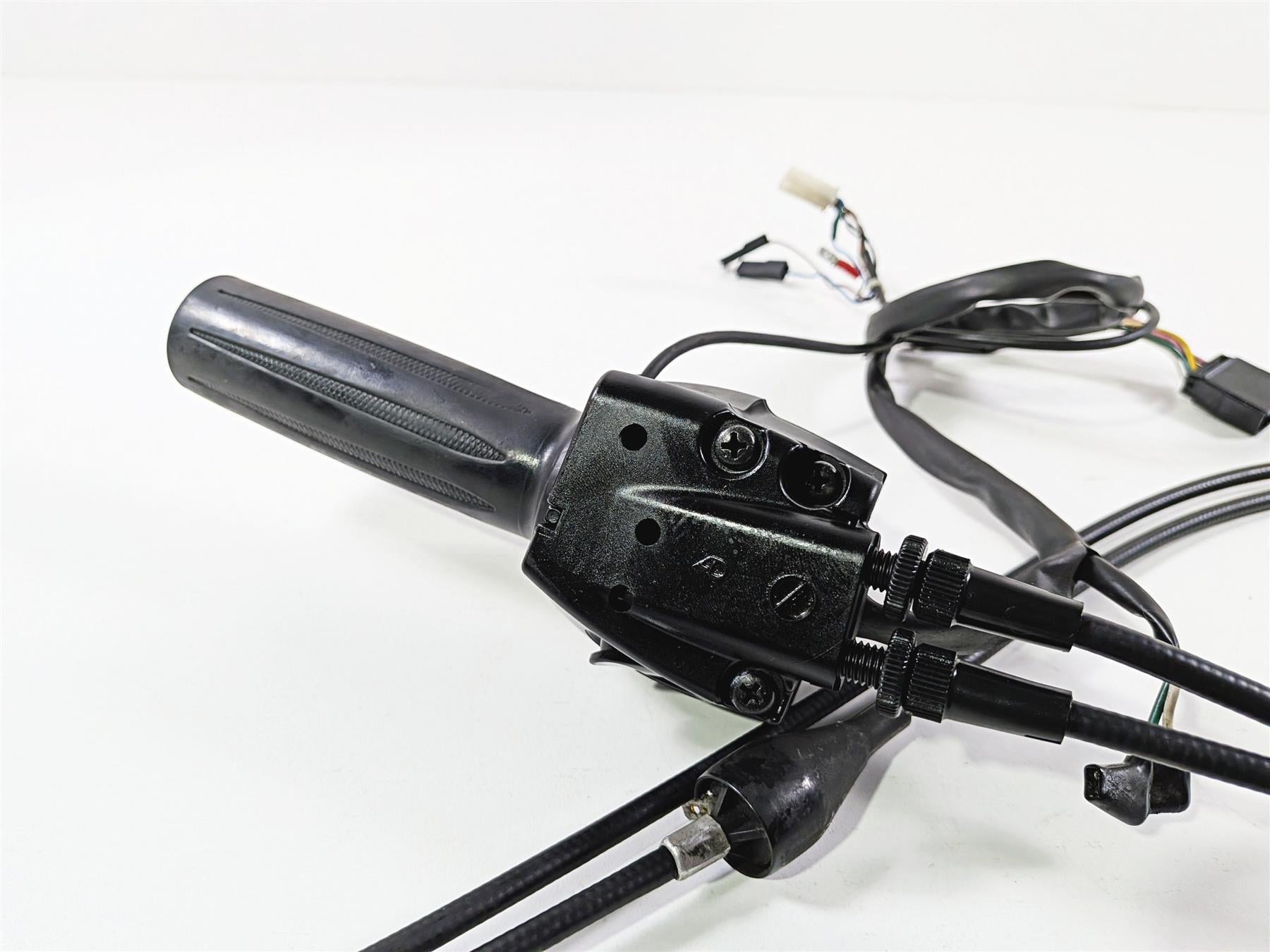 2013 Victory Vision Tour Right Hand Control Switch & Grip Heater 4011357 {{ shop.shopifyCountryName }} - Mototech271