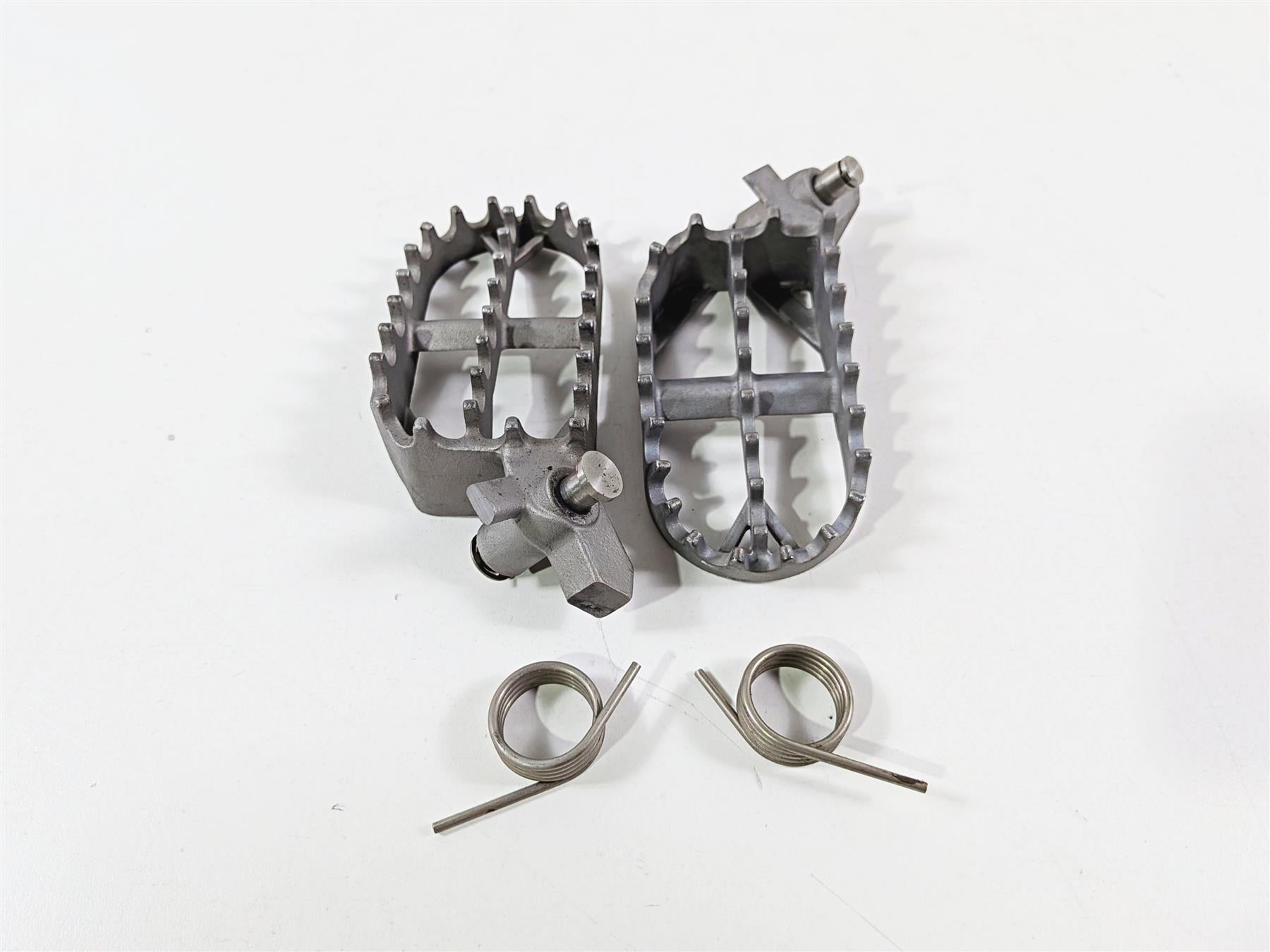2019 BMW R1250GS K50 Enduro Front Foot Peg Rest Set 46718529843 46718529844 {{ shop.shopifyCountryName }} - Mototech271