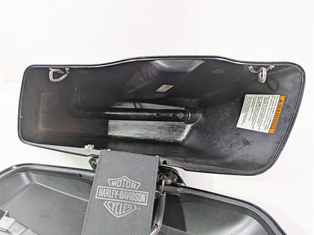 2021 Harley Touring FLTRX Road Glide Right Saddlebag Saddle Bag 90200412 {{ shop.shopifyCountryName }} - Mototech271
