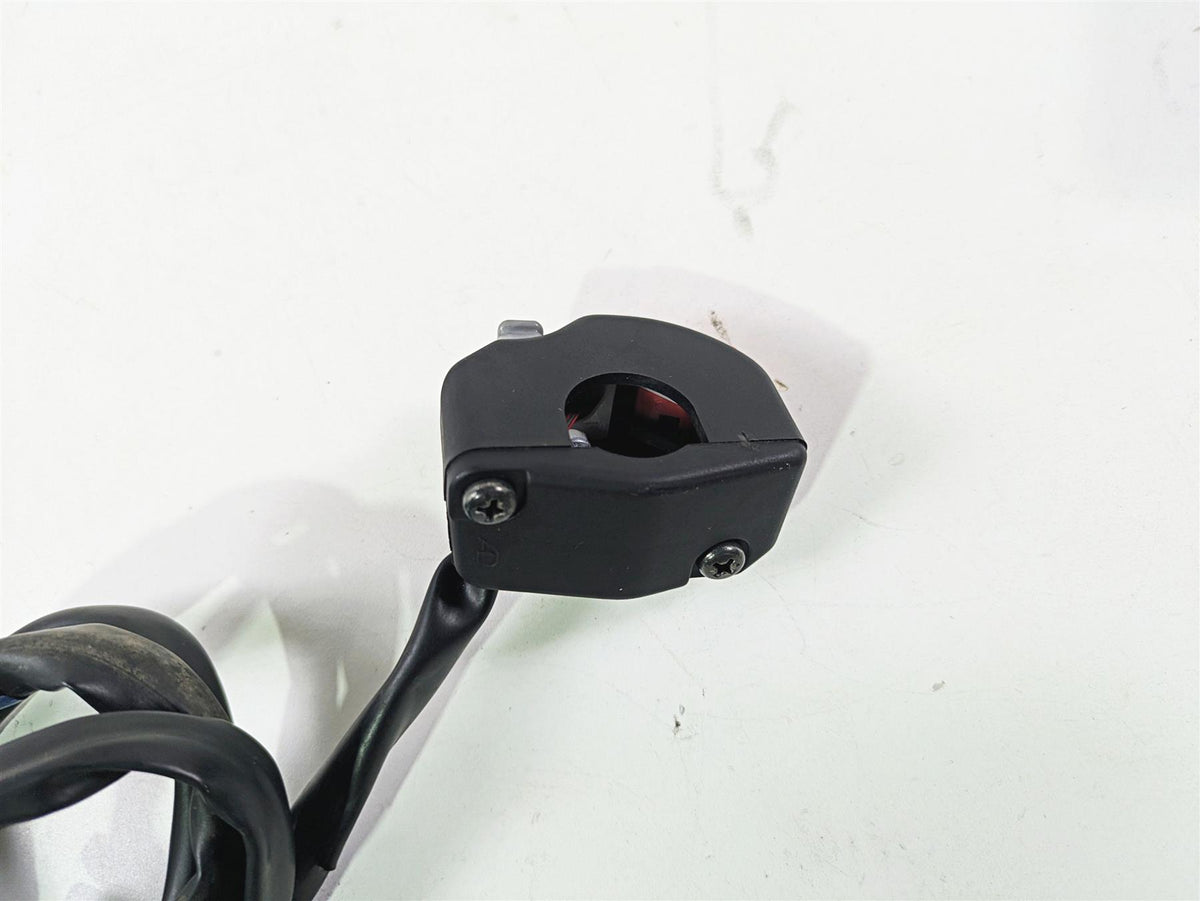 2009 Yamaha FZ1 FZS10 Fazer Right Hand Start Stop Control Switch 2D1-83975-00-00 {{ shop.shopifyCountryName }} - Mototech271